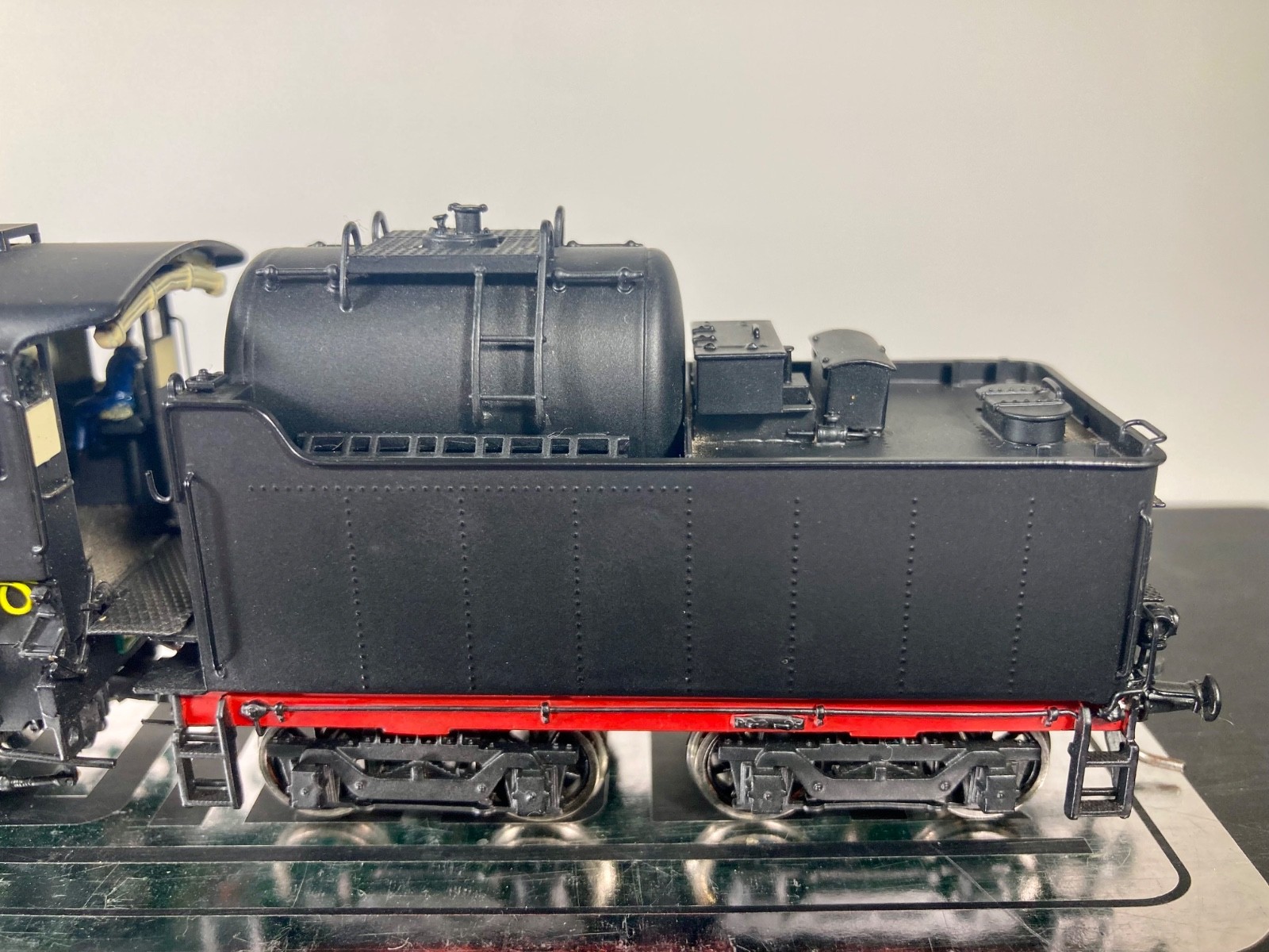Trainbuilder – Victorian Railways – J Class # J540 Black & Red Steam Locomotive