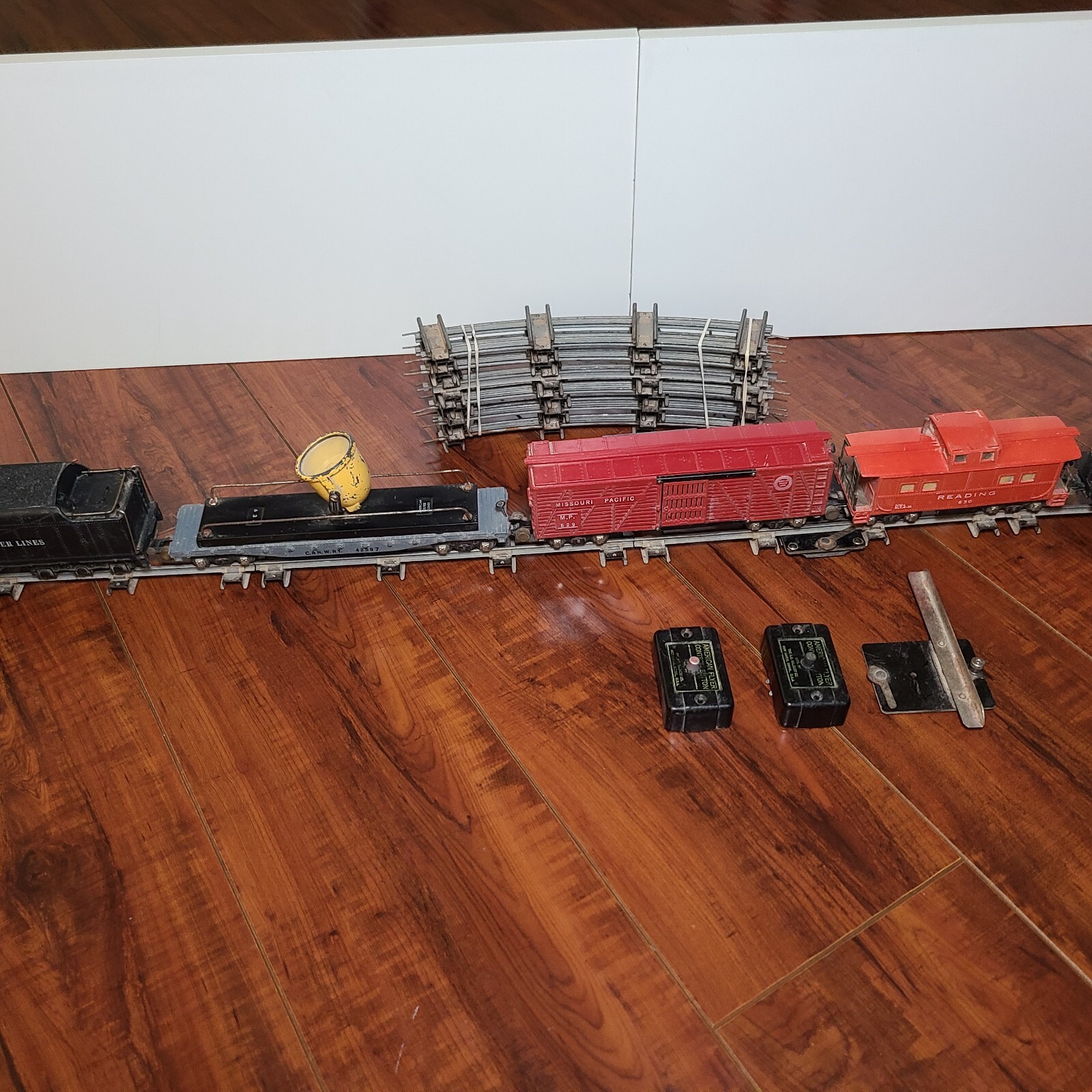 ANTIQUE 1940’s AMERICAN FLYER 322 4-6-4 STEAM LOCOMOTIVE & TENDER + TRACKS