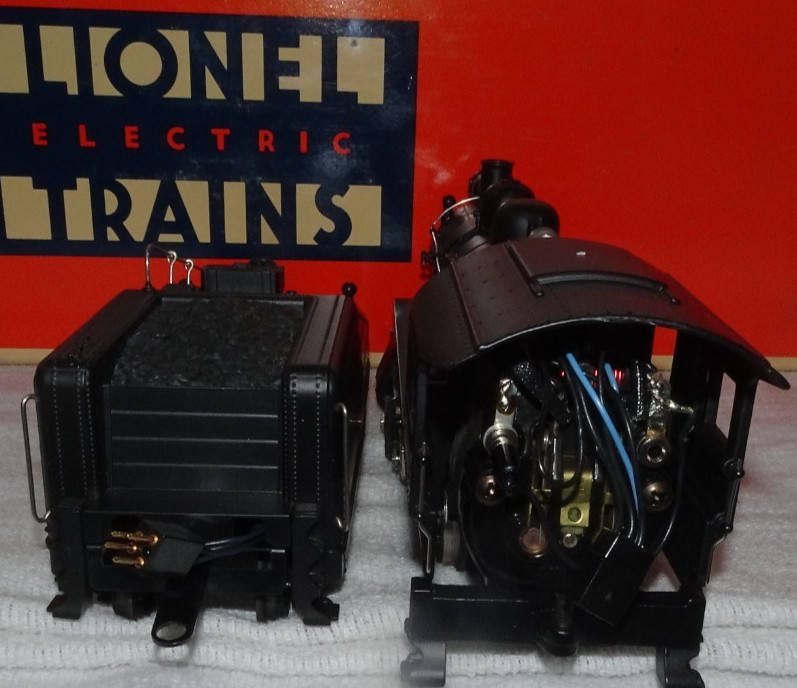 Lionel 6-18000 O Gauge Pennsylvania 0-6-0 B6 Switcher Loco & Tender #8977 – MINT