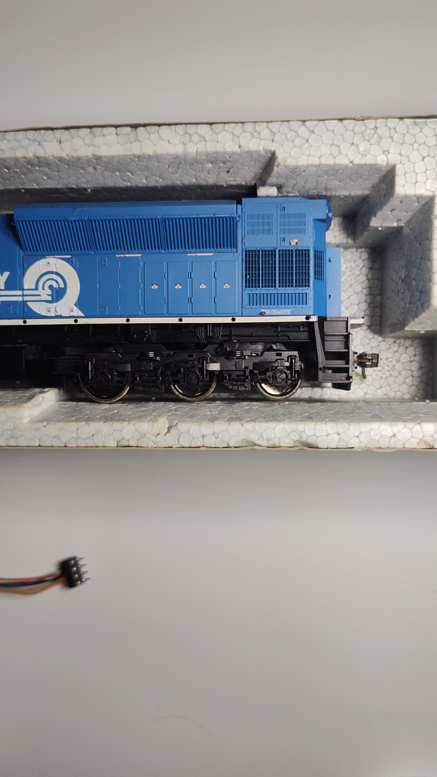 Kato 37-6343 HO Scale Conrail #4123 SD80MAC Diesel Locomotive DC