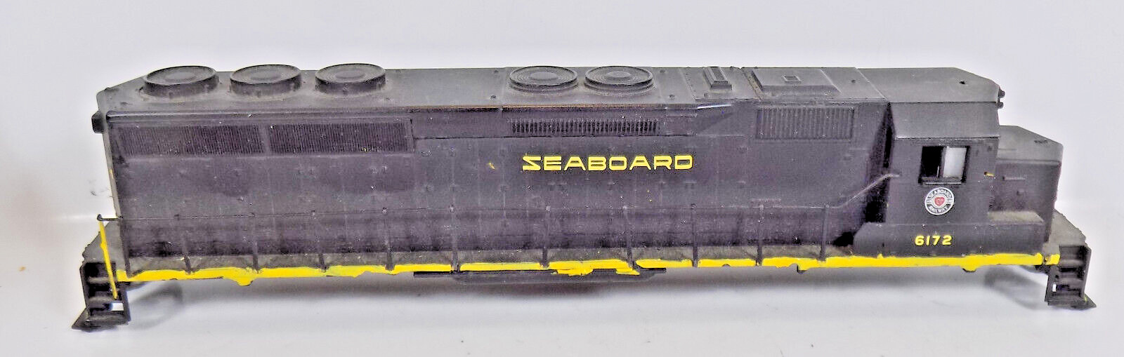 HO / UNBRANDED / DIESEL LOCOMOTIVE / SEABOARD #6172 / AIR LINE RR /SHELL/PARTS