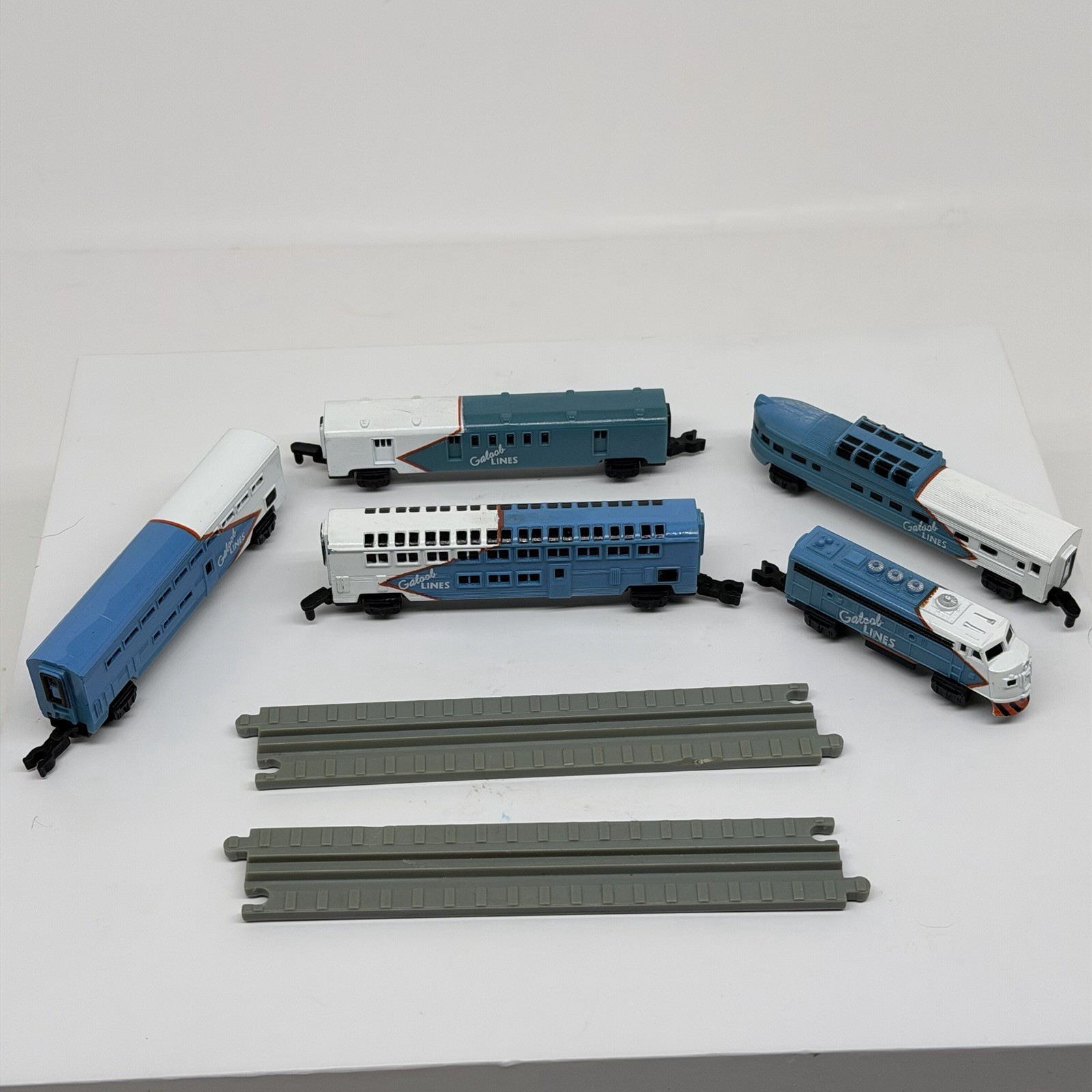 MICRO MACHINES 1989 MINIATURE 5 CAR AMERICAN PASSENGER TRAIN GALOOB LINES ENGINE