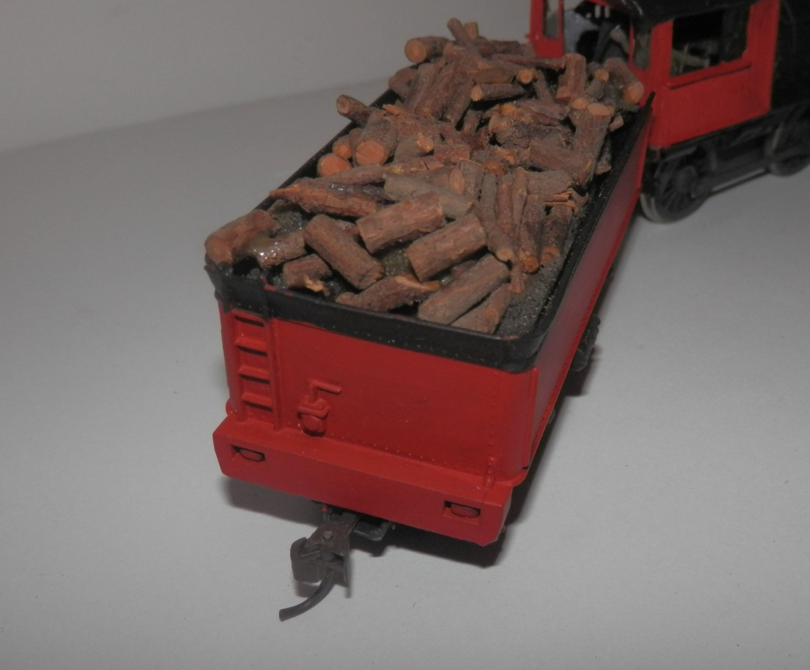 Mantua? HO POWERED 4-6-0 Undecorated Steam Engine & Tender w/ Homemade Load
