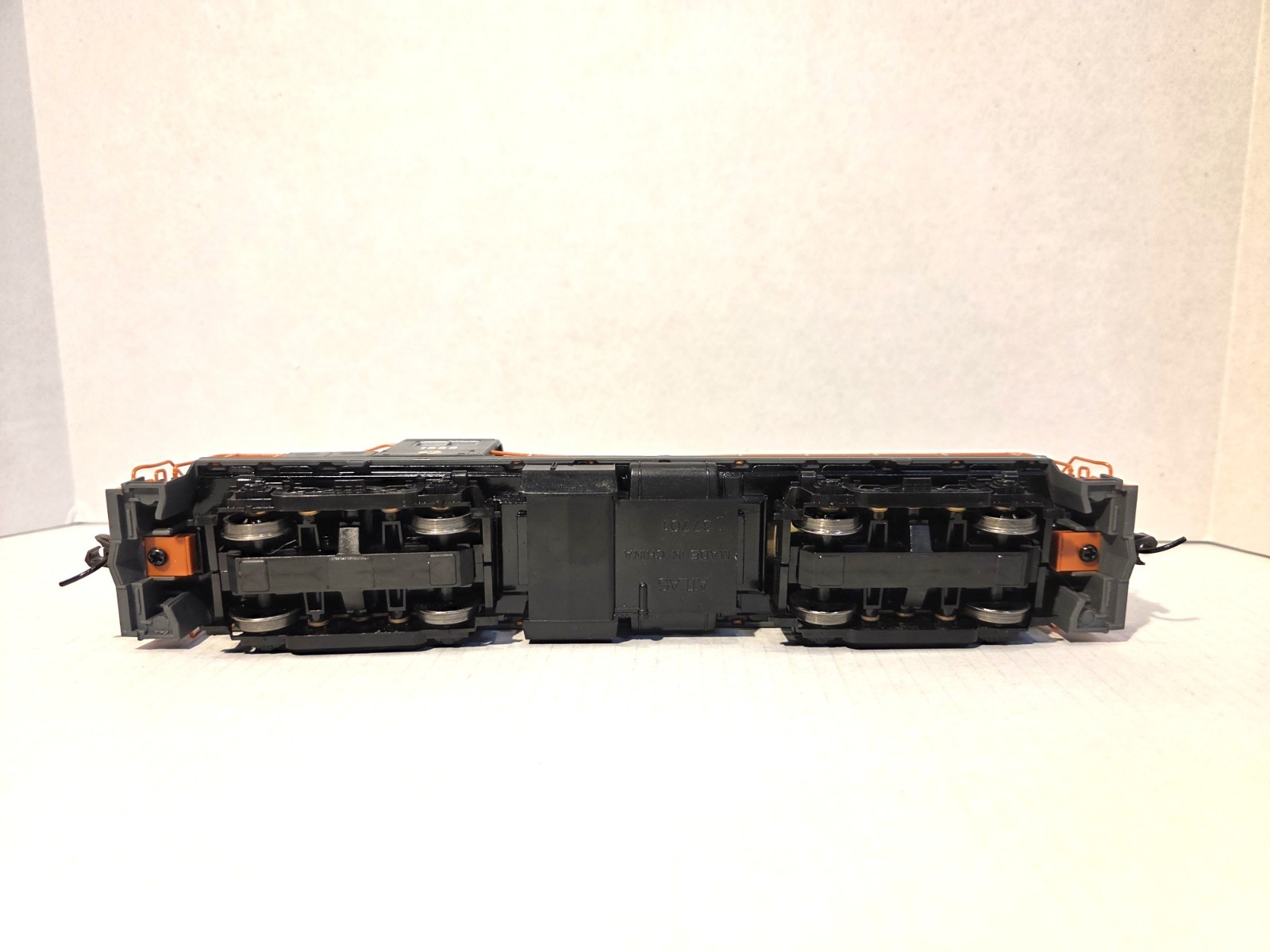 Atlas Classic HO Scale RS-3 Long Island #1555 Item 8350 w/ Box