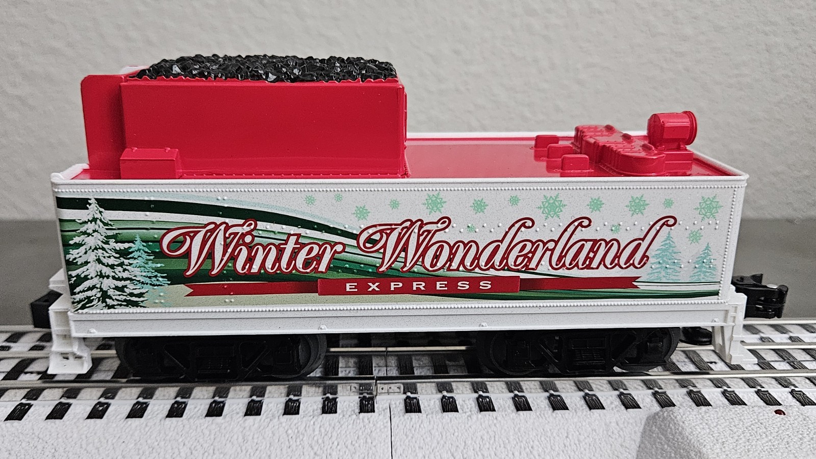 Lionel Christmas WW #1223 LC/BT 0-8-0 Steam Engine w/ Remote & 4 Pieces Of Track