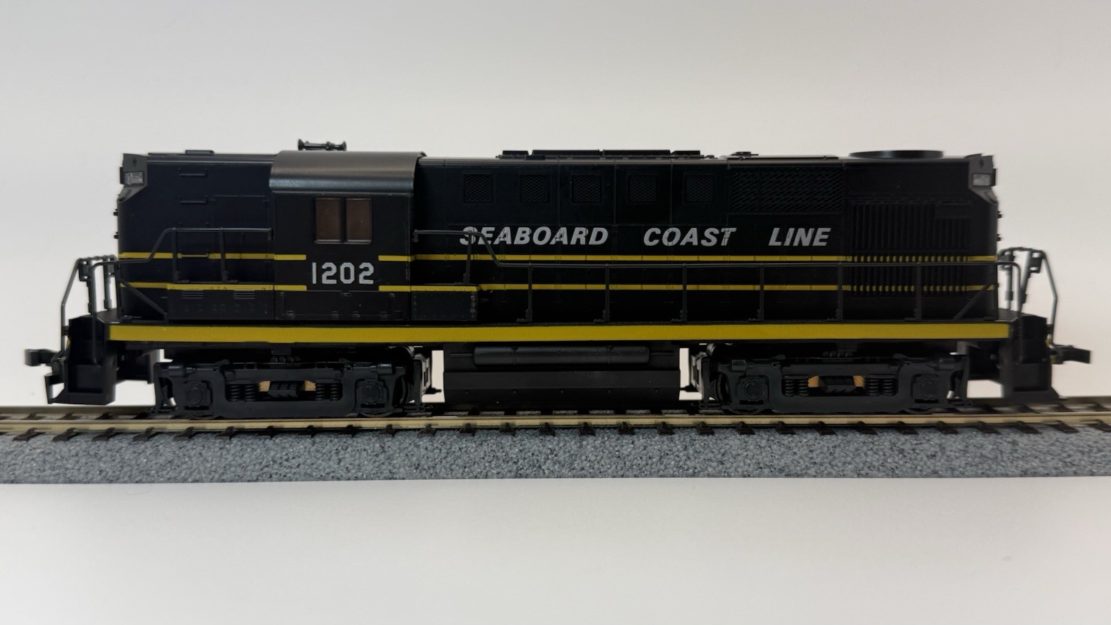 HO Atlas Seaboard Coast Line RS11 1202 Kato Drive Boxed Tested