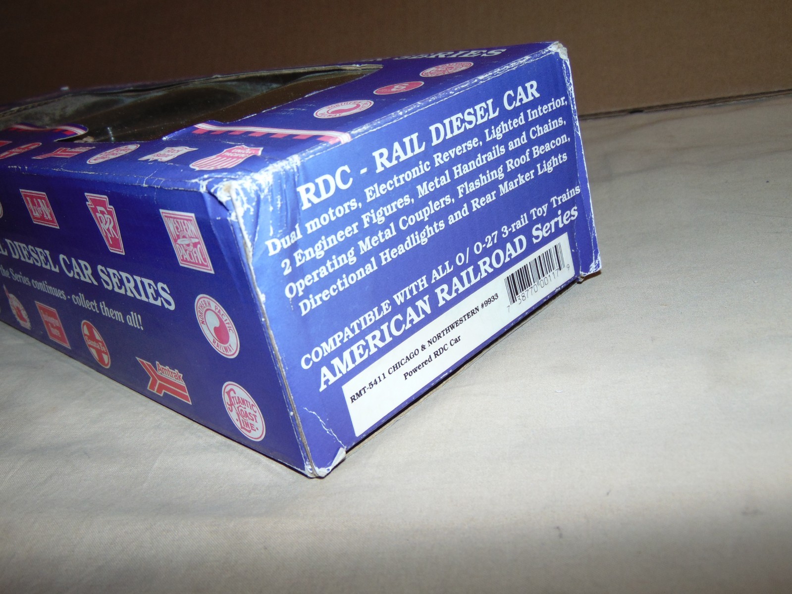 RMT 5411 CHICAGO NORTHWESTERN 9933 POWERED RDC 2 MOTOR DIESEL RAILCAR + BOX