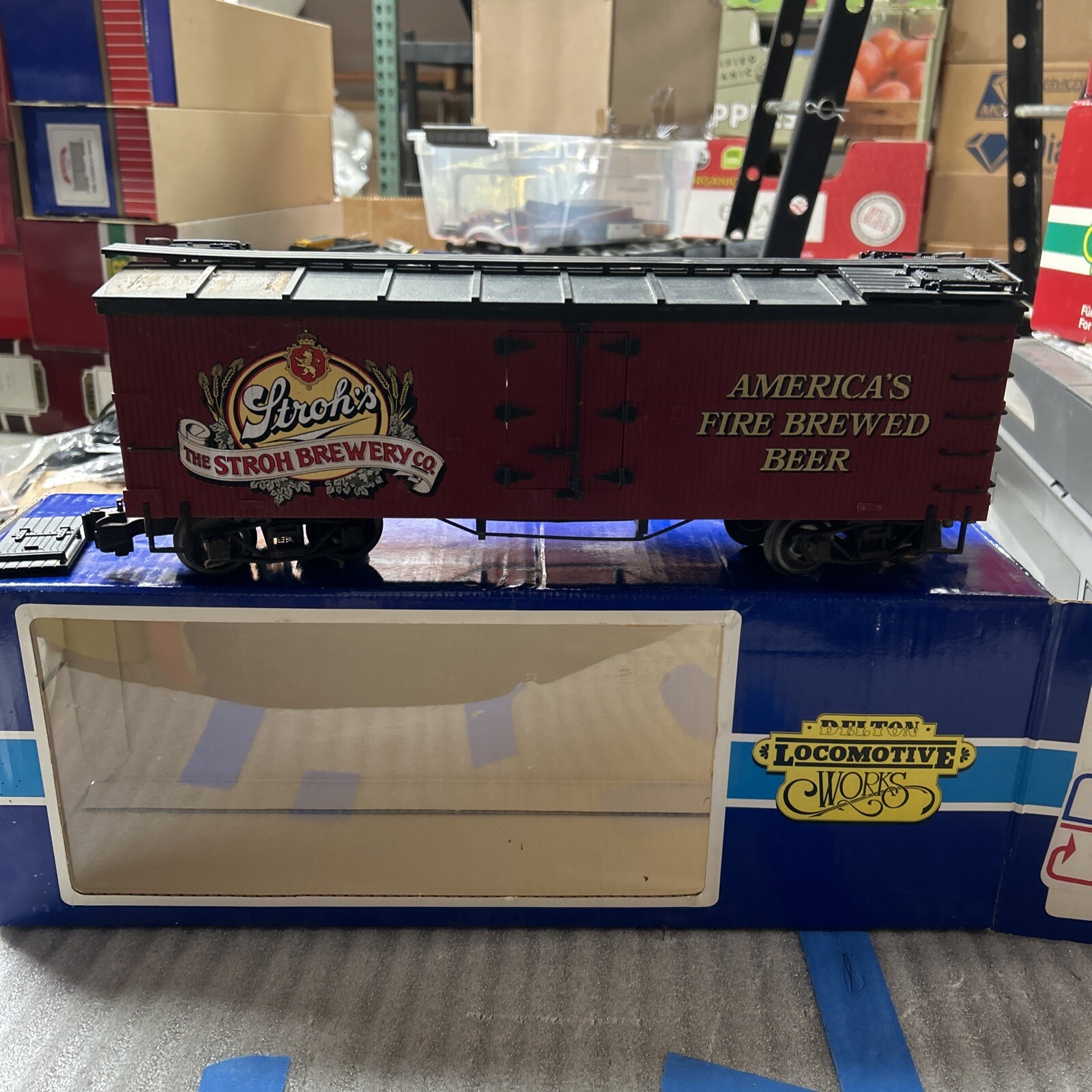Delton Locomotive Works: #4258 Strohs Beer Reefer Boxcar G Scale