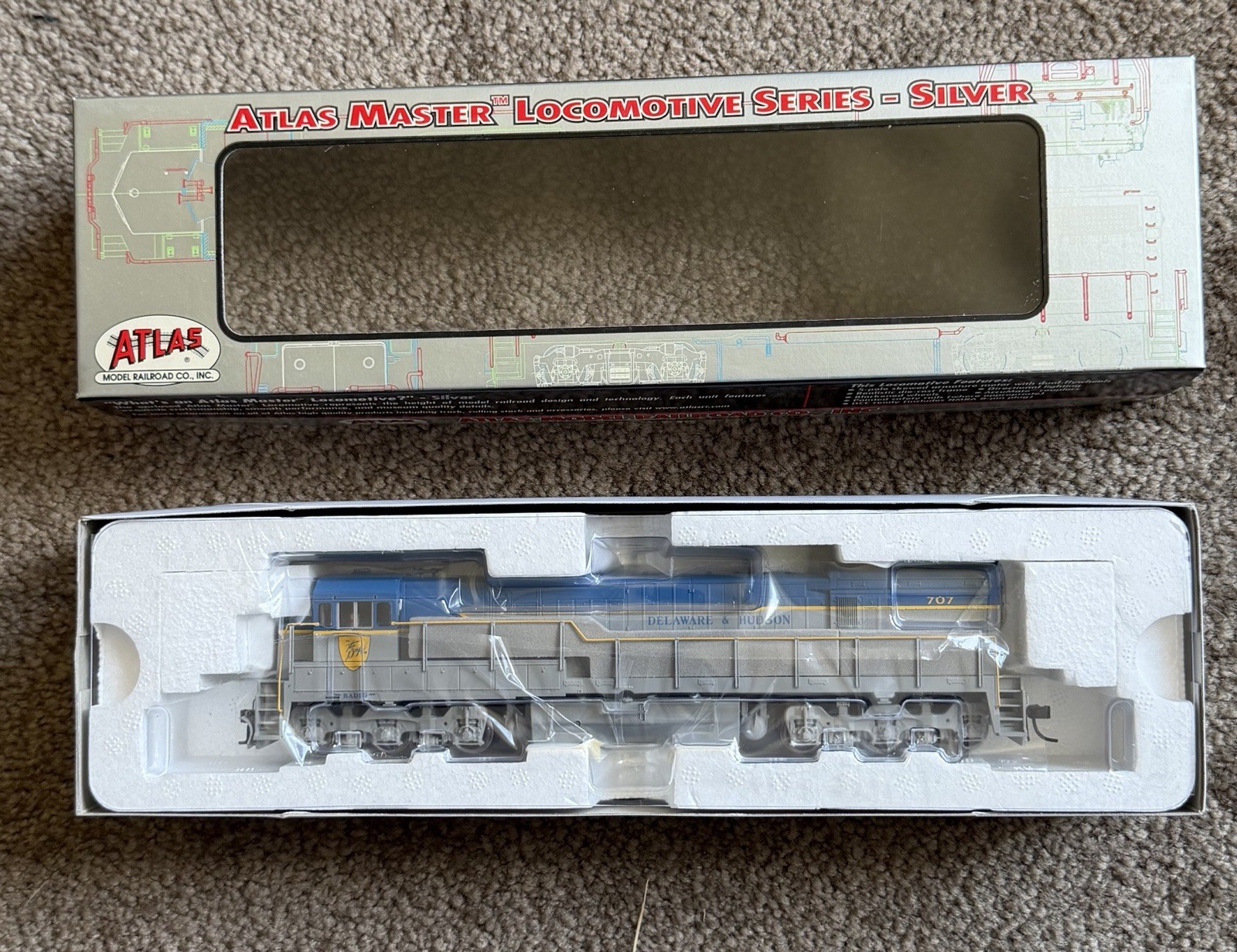 Atlas HO U30C Phase 2 Delaware & Hudson #707 C-C Diesel Locomotive 7334