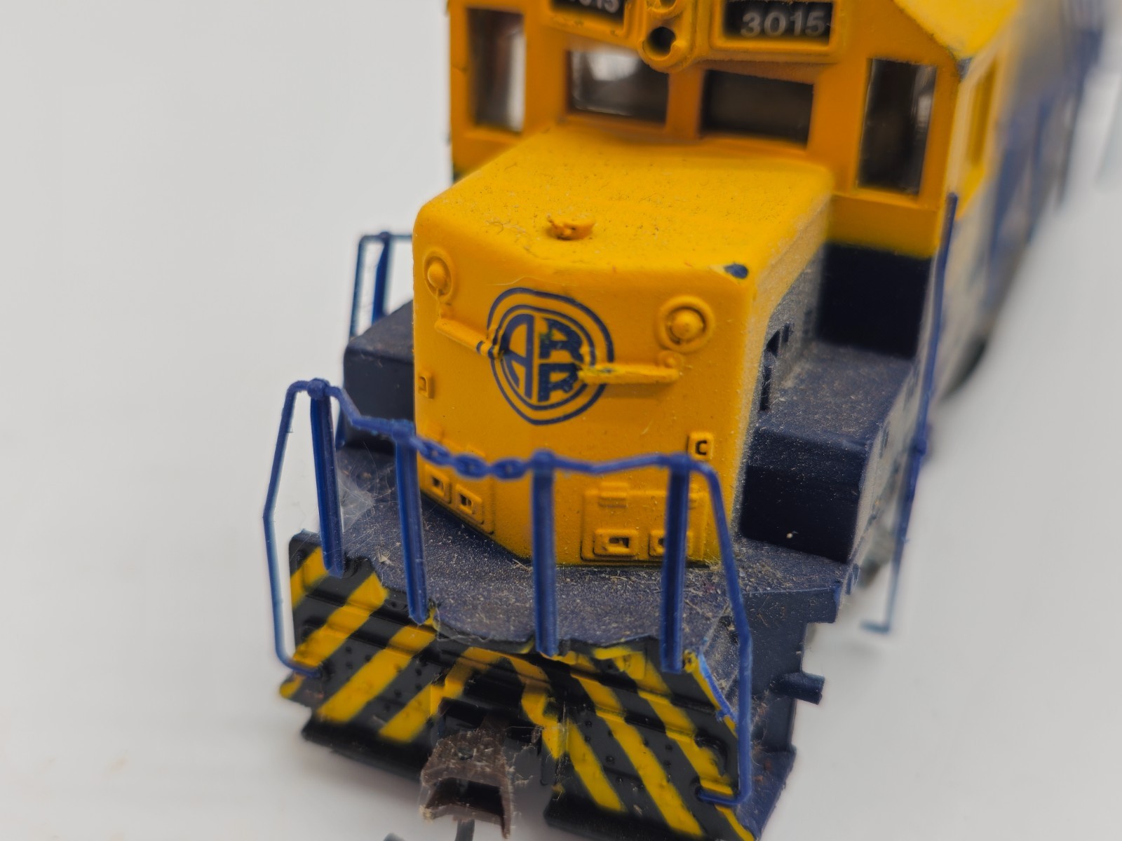 BACHMANN #63598 N Scale EMD GP-40 LOCOMOTIVE – ALASKA RAILROAD #3015