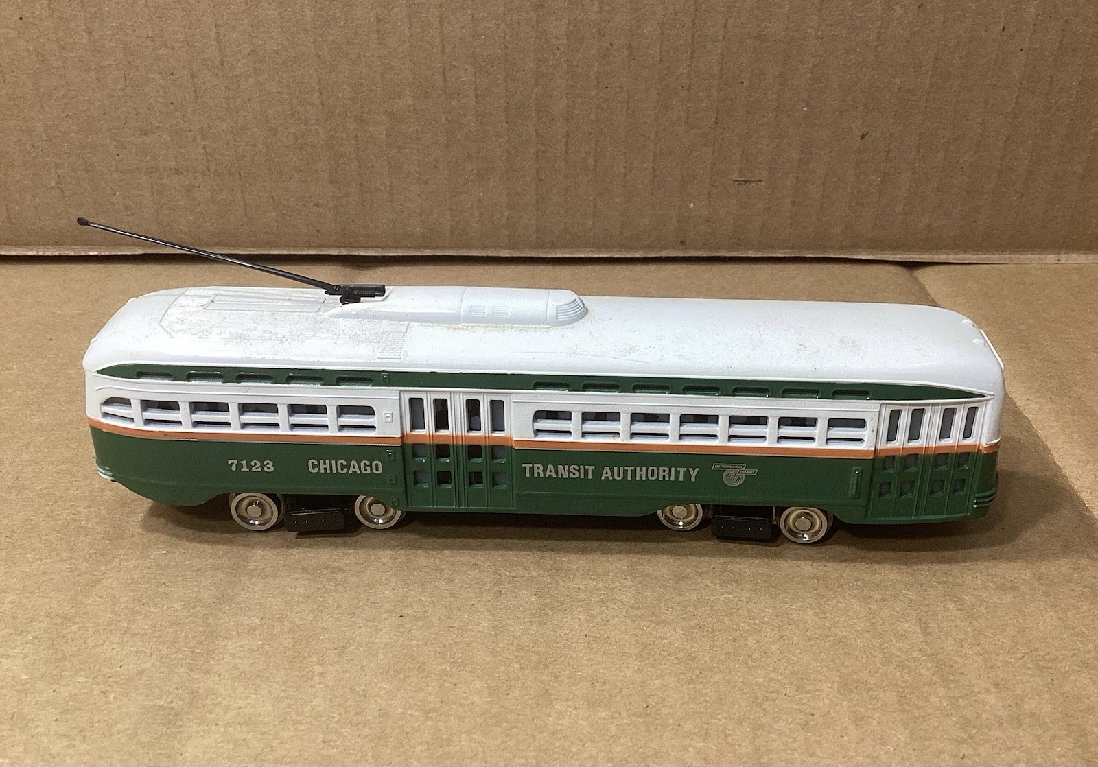 Bachmann Chicago Transit Authority Streamline PCC Trolley HO Scale #7123 w/ Box