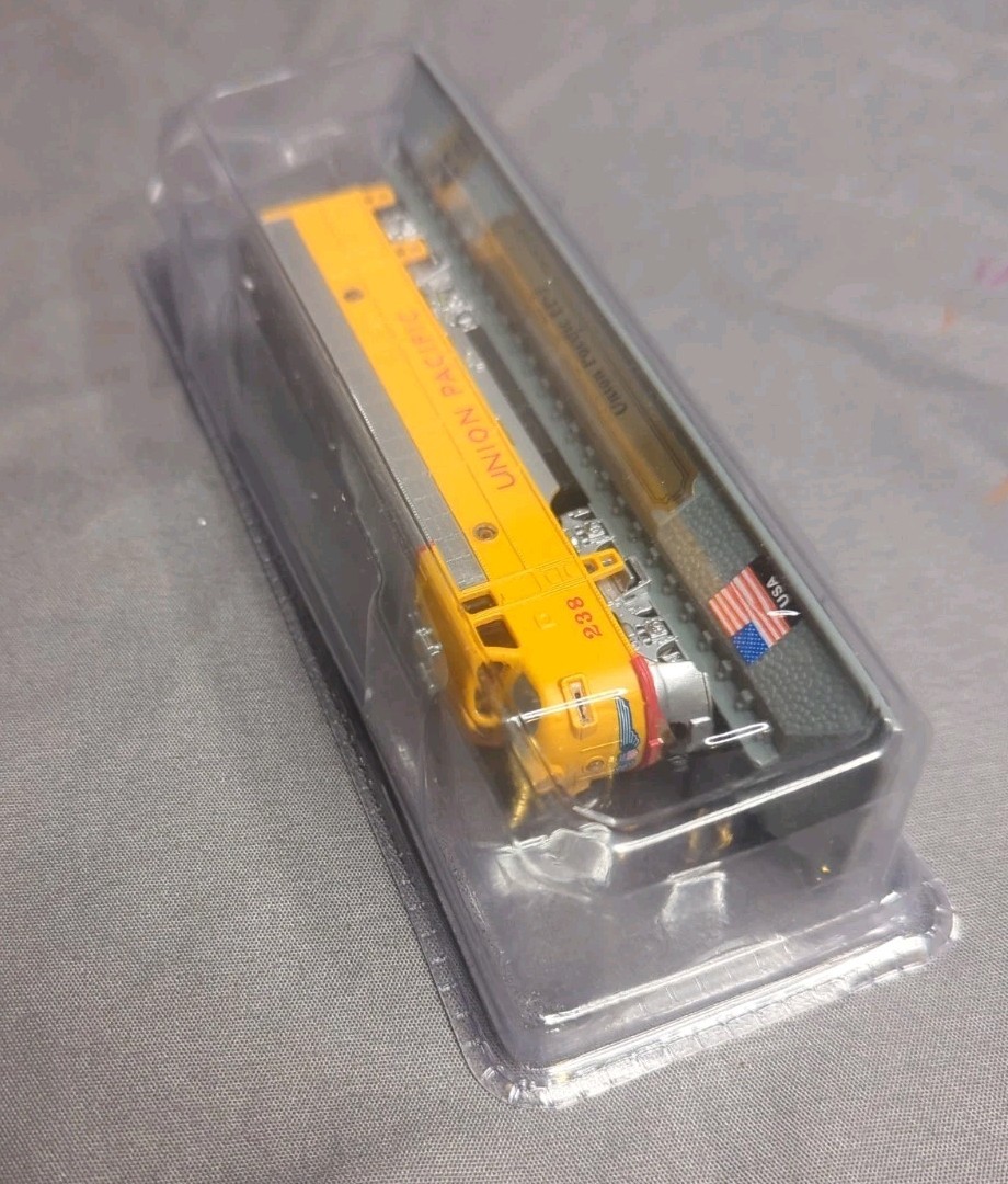 Vtg Del Prado Union Pacific FP-7 Locomotive-N Scale 1:160- Sealed Display Model