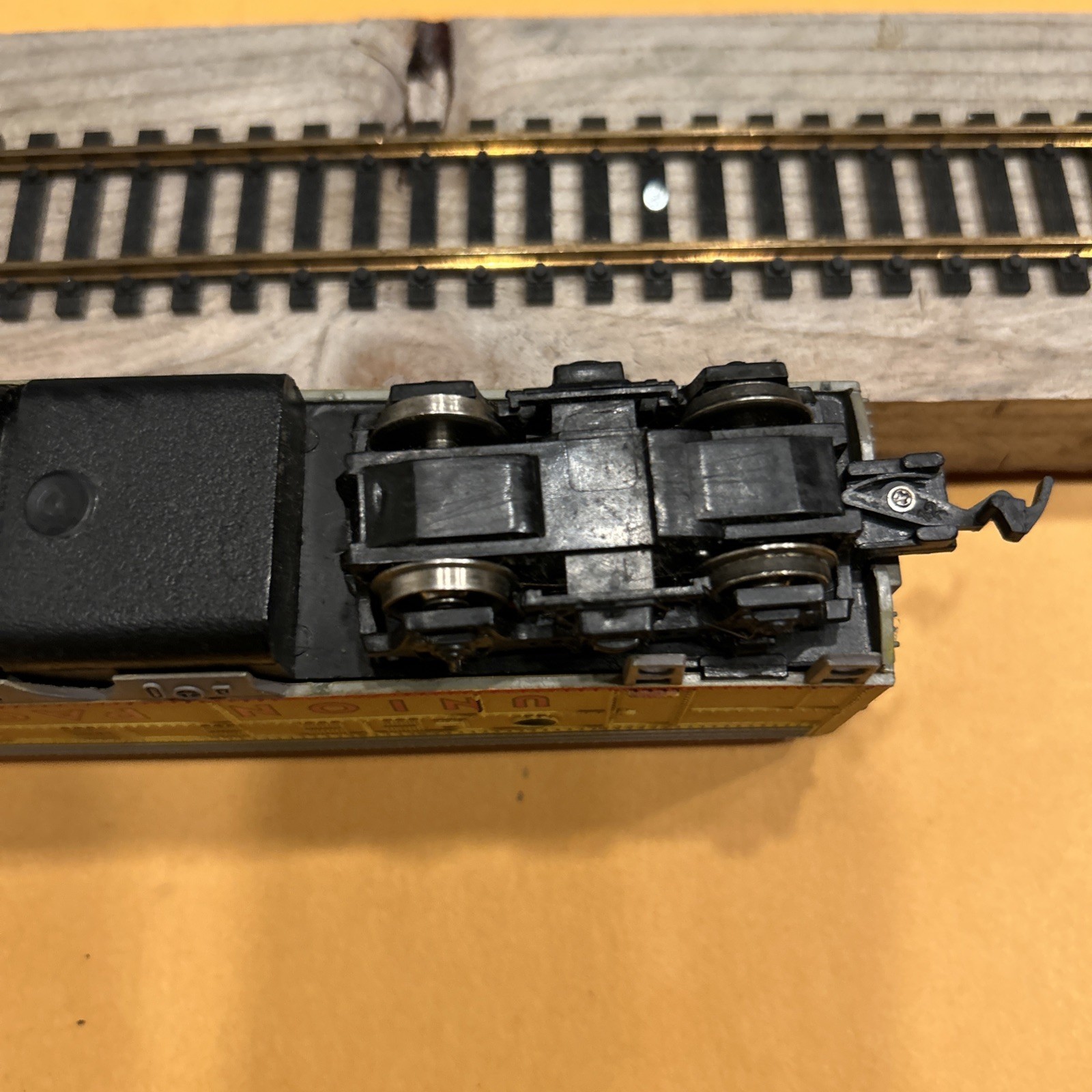 BACHMANN HO SCALE UNION PACIFIC DIESEL LOCOMOTIVE #1468 needs motor work