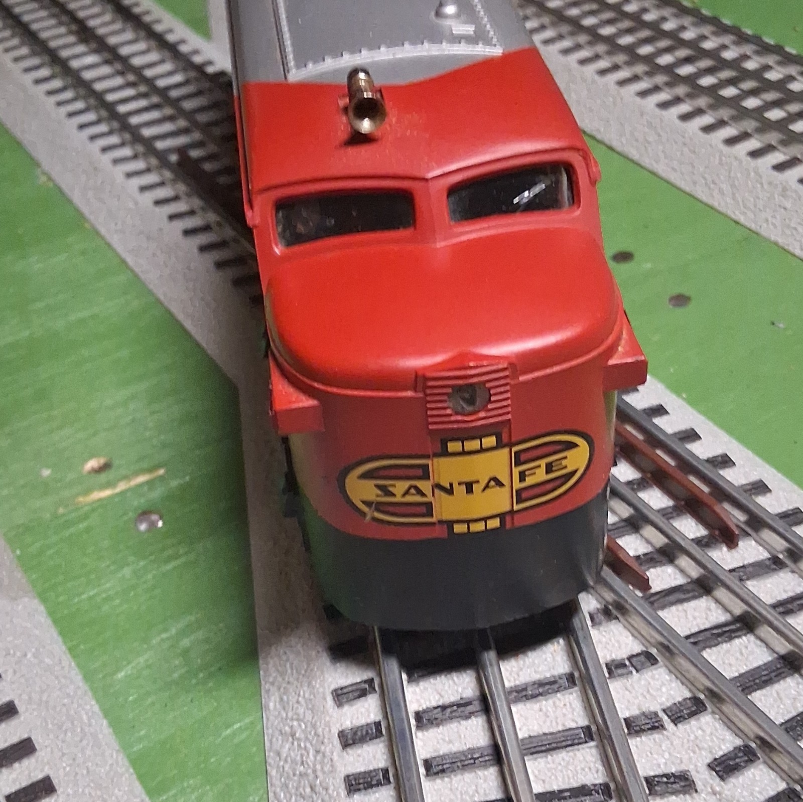 Lionel Santa Fe 212 O-27 Diesel Locomotive Red/Silver/Black/Yellow