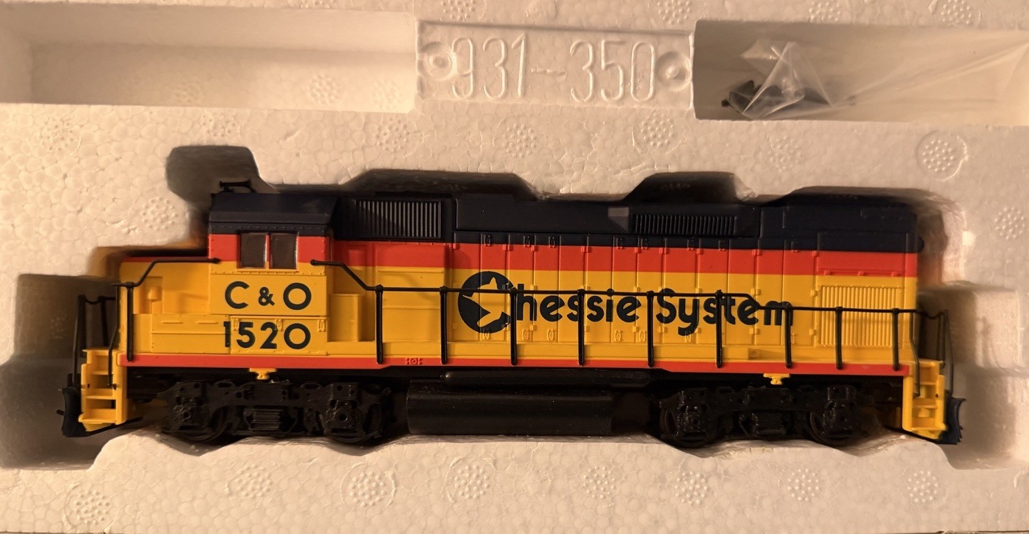 Walthers Trainline 931-355 HO C&O Chessie System #1520 GP15 Diesel Locomotive