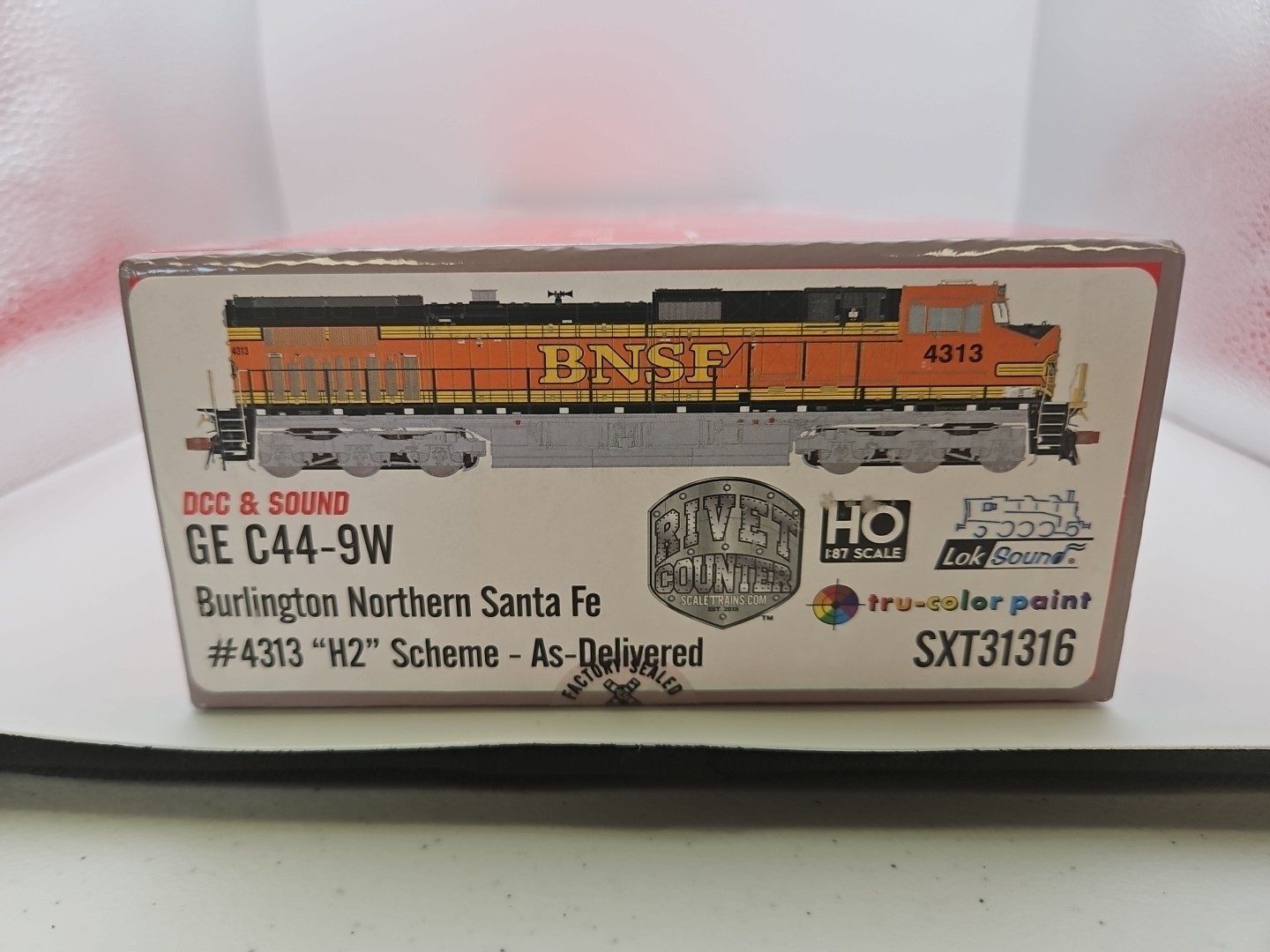 Scaletrains BNSF Railway C44-9W Heritage II Custom Weathered #4313 SXT31316