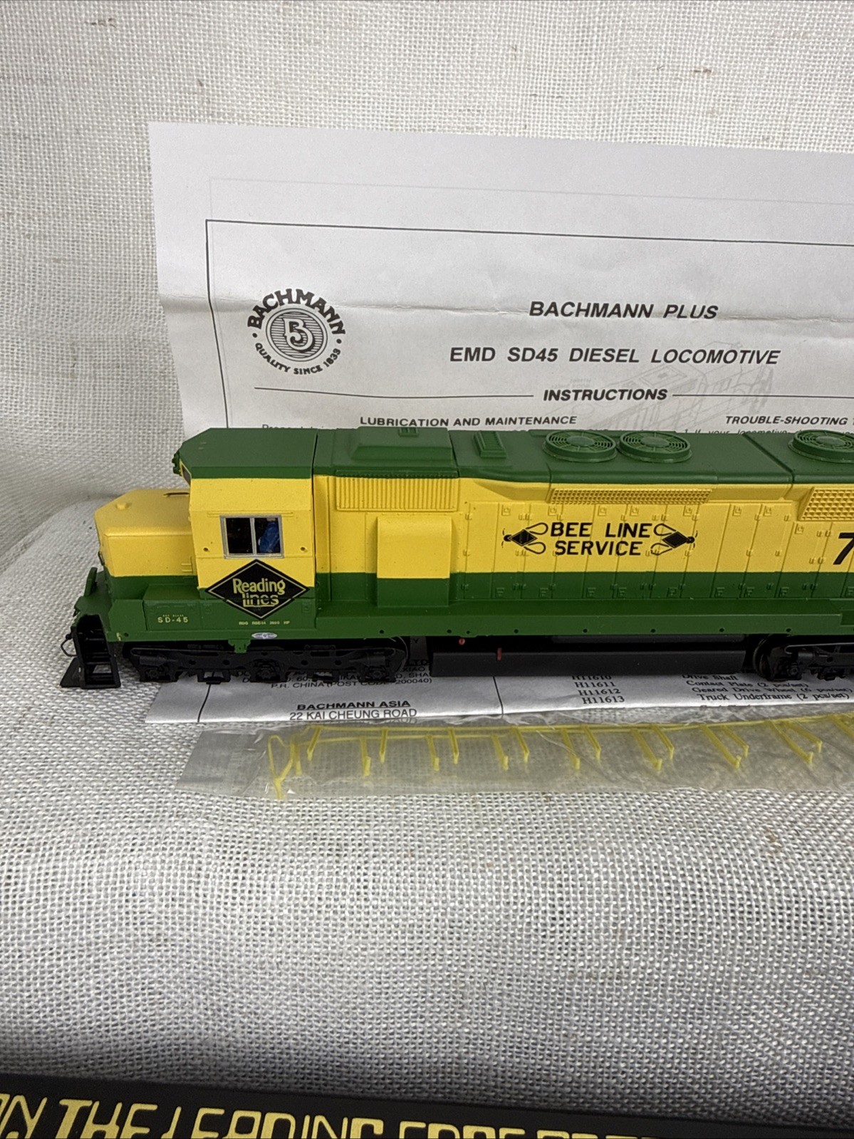 HO Bachmann Spectrum SD-45 Diesel Engine – “Reading-Bee Line” #7604 NEW!!!!!!!!!