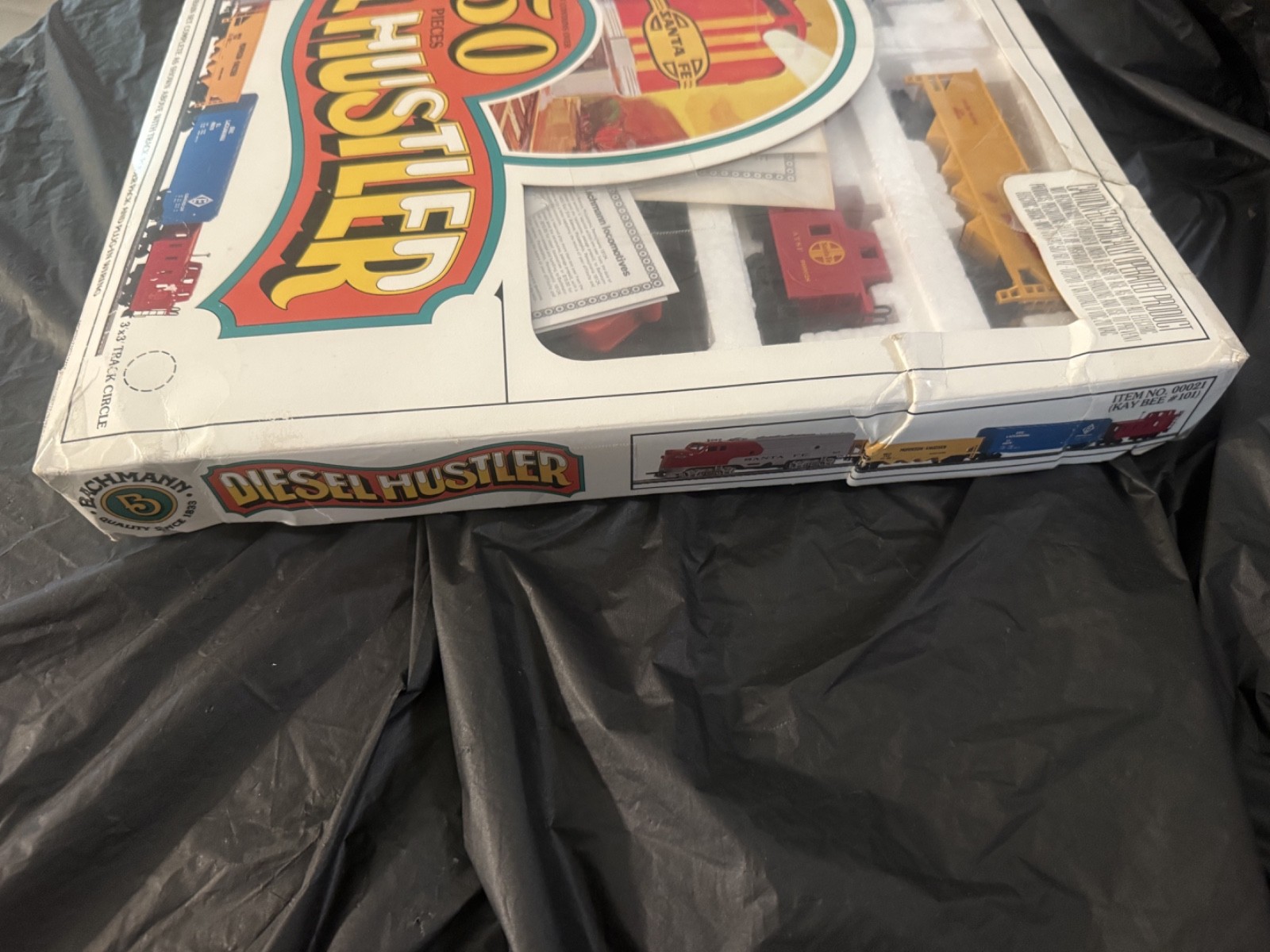 Bachman Diesel Hustler -Santa Fe train set #00021 UNOPENED – Damaged Box