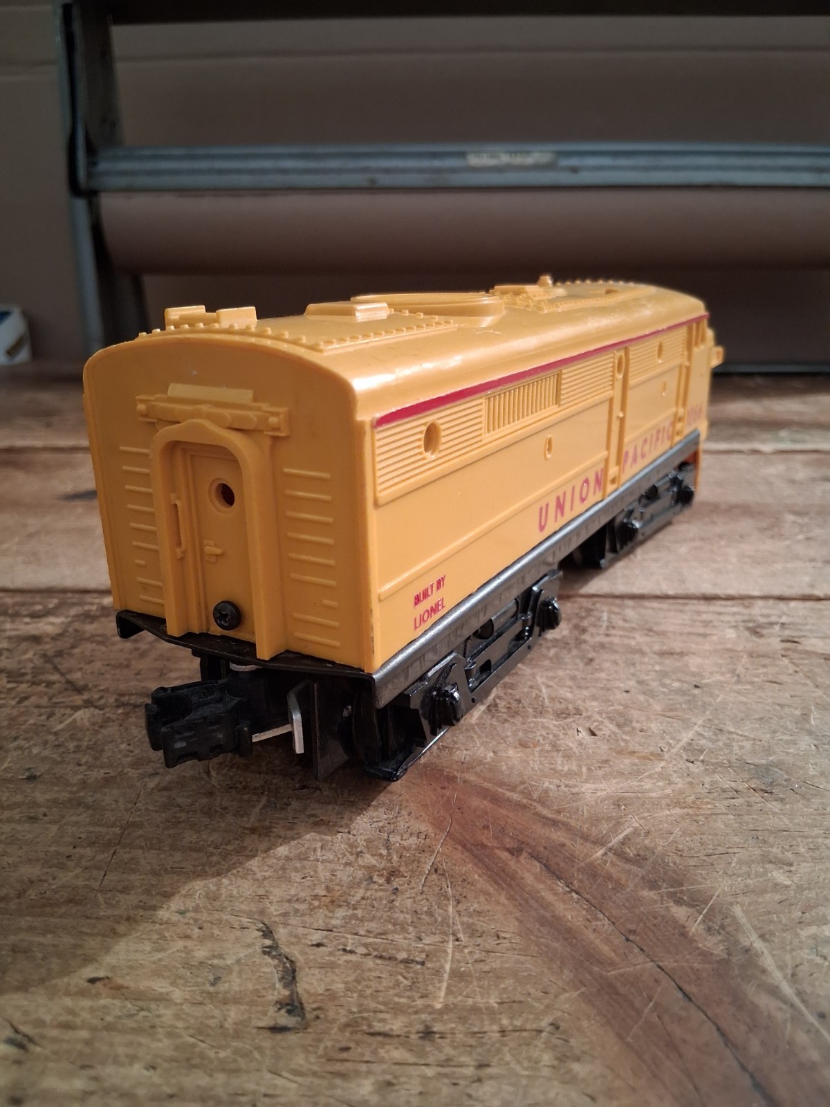 Lionel Postwar 1066 Union Pacific Yellow Alco Diesel Locomotive Plain Jane READ