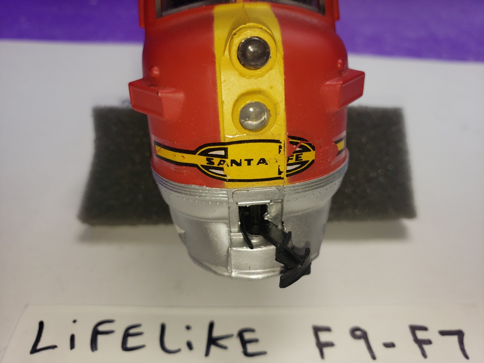 DUEL HEADLIGHT SHELL ONLY FOR LIFE-LIKE HO SCALE MODEL TRAIN F7 or F9 A USED