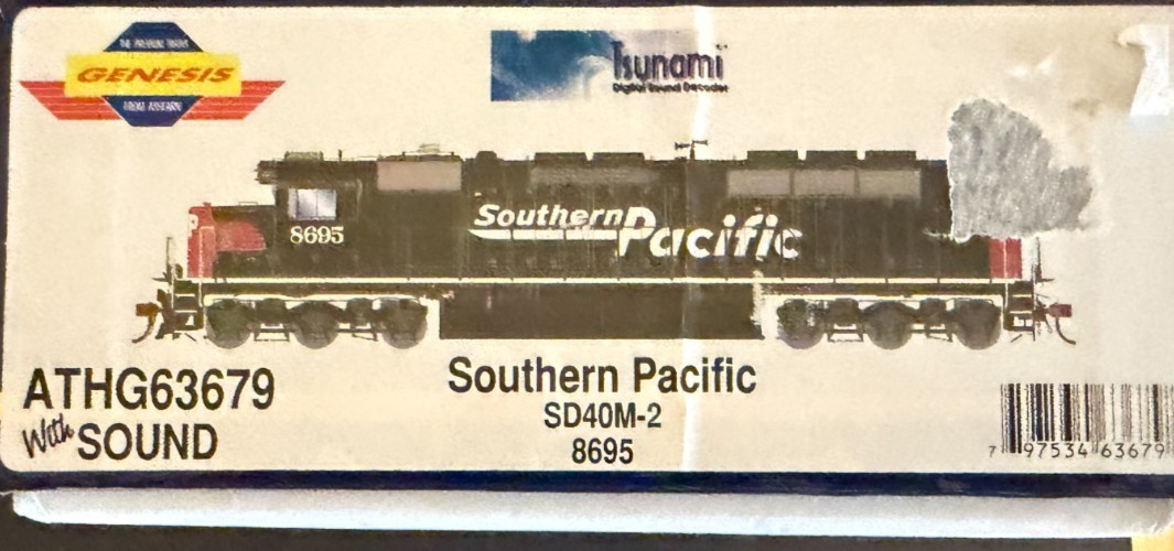 HO Athearn Genesis Southern Pacific SD40M-2 with DCC & Sound – Weathered