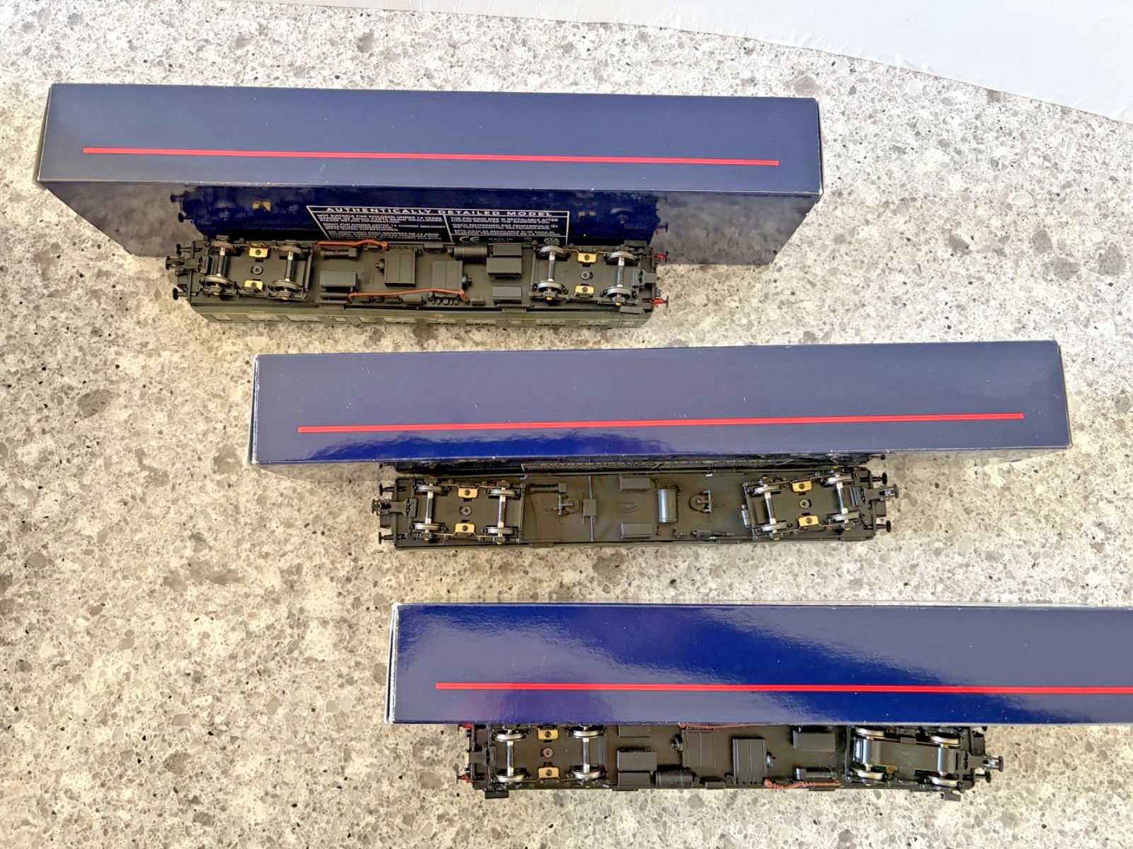 BACHMANN 32-911 CL 108 3 Car DMU BR GREEN WITH YELLOW WARNING PANELS DCC FITTED