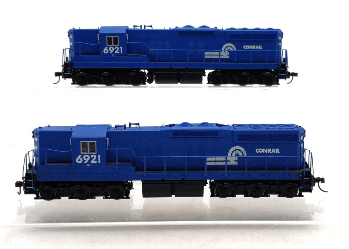 Proto 2000 21237 HO Conrail SD9 Diesel Locomotive #6921 w/Dynamic Brakes [2]