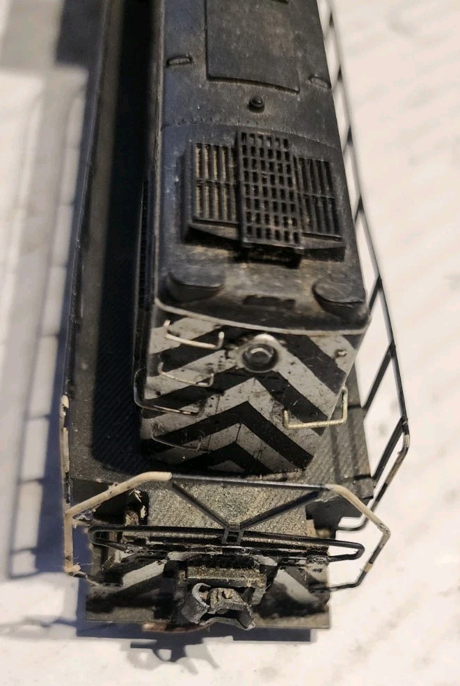 Kato HO Scale RS-1 Diesel Engine AT&SF #2392