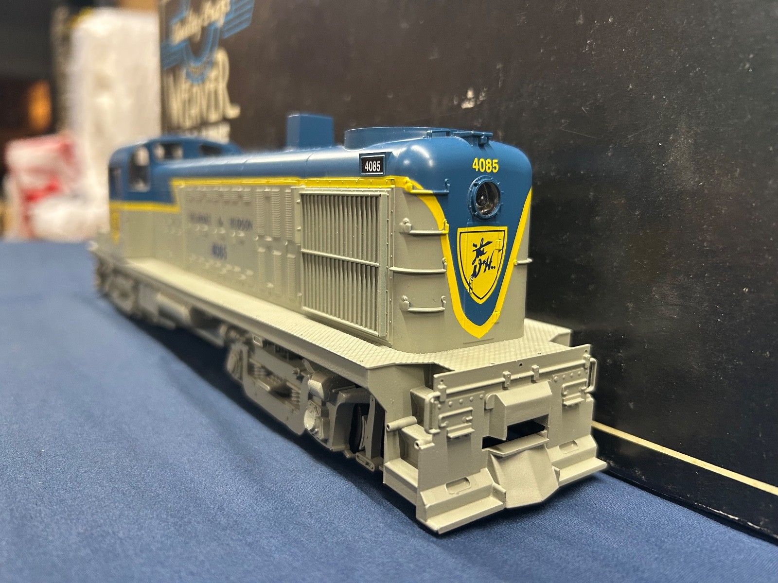 Weaver Delaware & Hudson #4085 RS-3 Diesel Engine w/ True Blast 2 5519