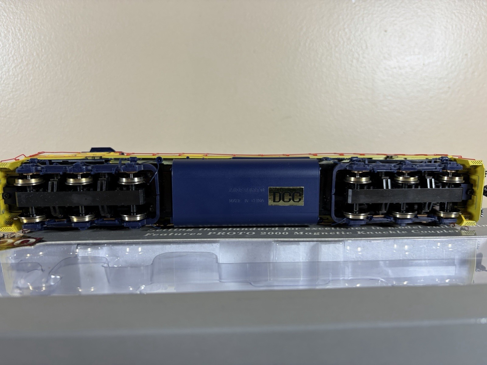 HO Proto 2000 DCC Equipped Chessie System(B&O) SD50 #8583