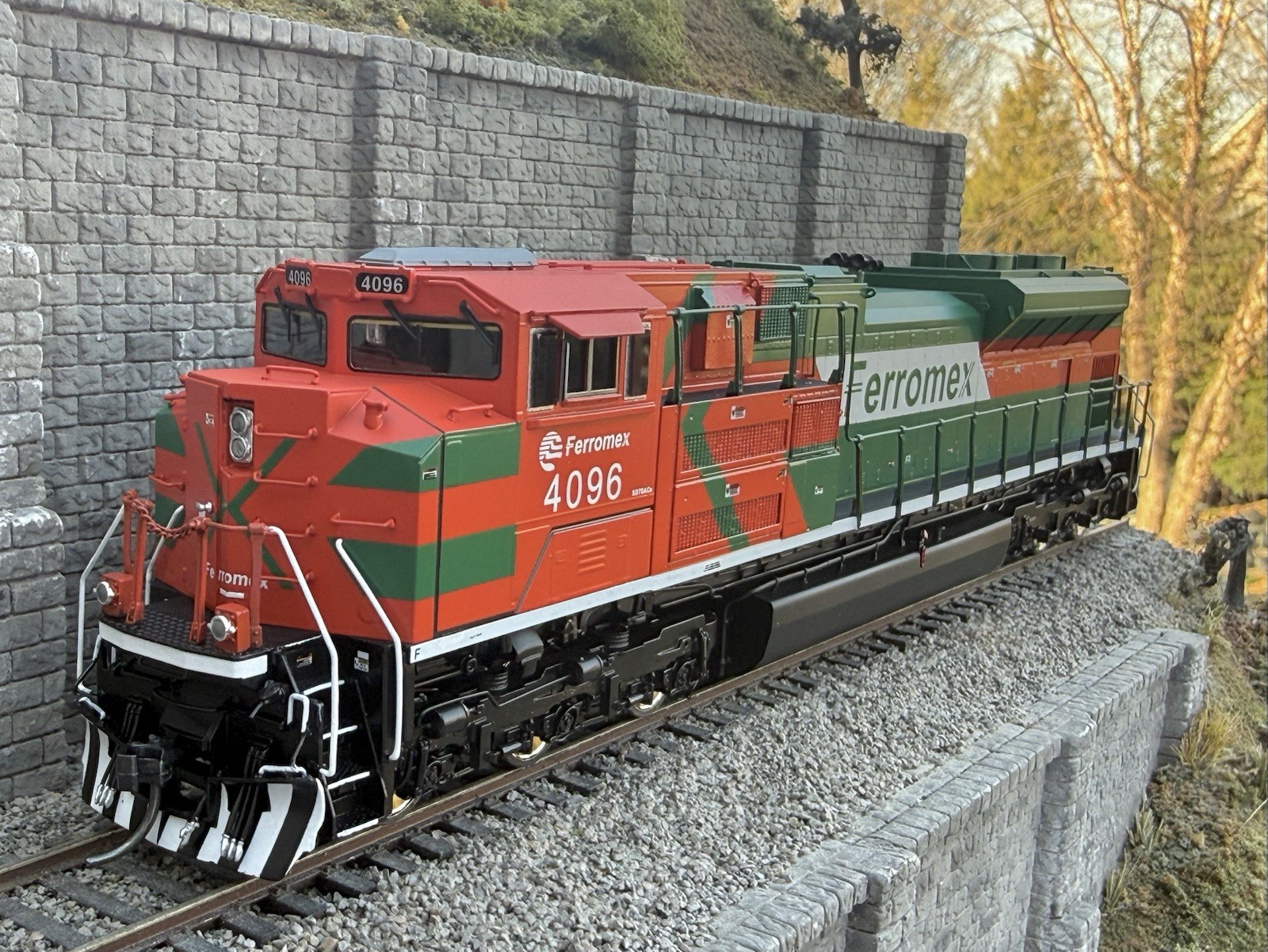 HO Scale Brass Division Point FXE SD70ACe Ferromex Iso Cab #4096 DCC/Sound/NIB