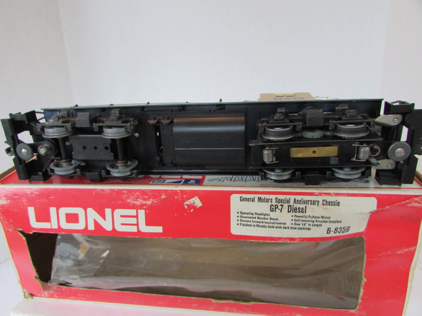 Lionel 6-8359 General Motors Anniversary Chessie GP-7 Diesel Gold Boxed Used B10