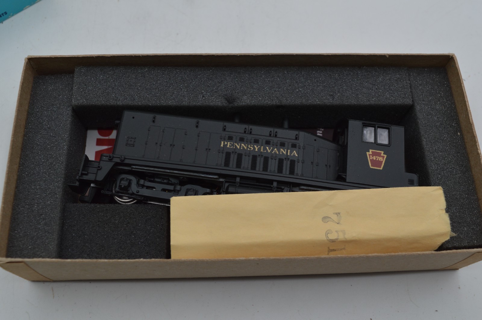 HO Scale Athearn SW-1500 Diesel Locomotive Pennsylvania Black #1478 – 4008