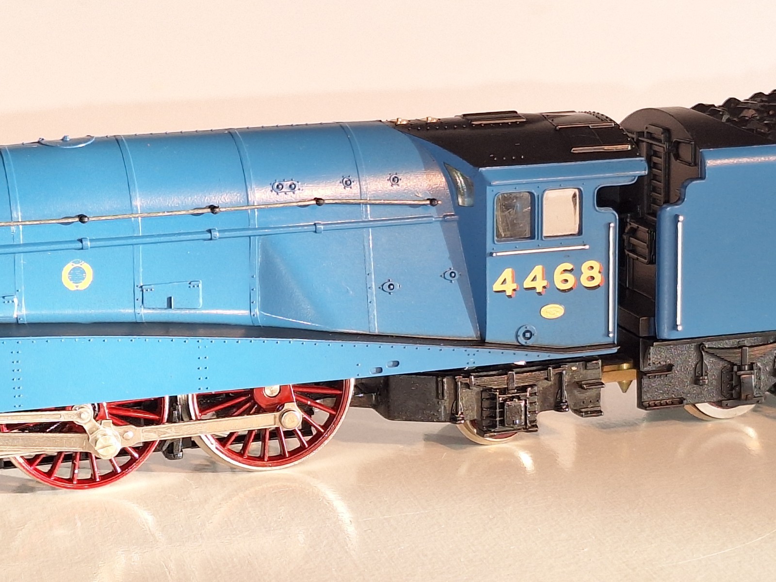 Hornby R077 LNER A4 Class Mallard. New Old Stock. Mint Cond. Boxed. 2 Rail DC.OO