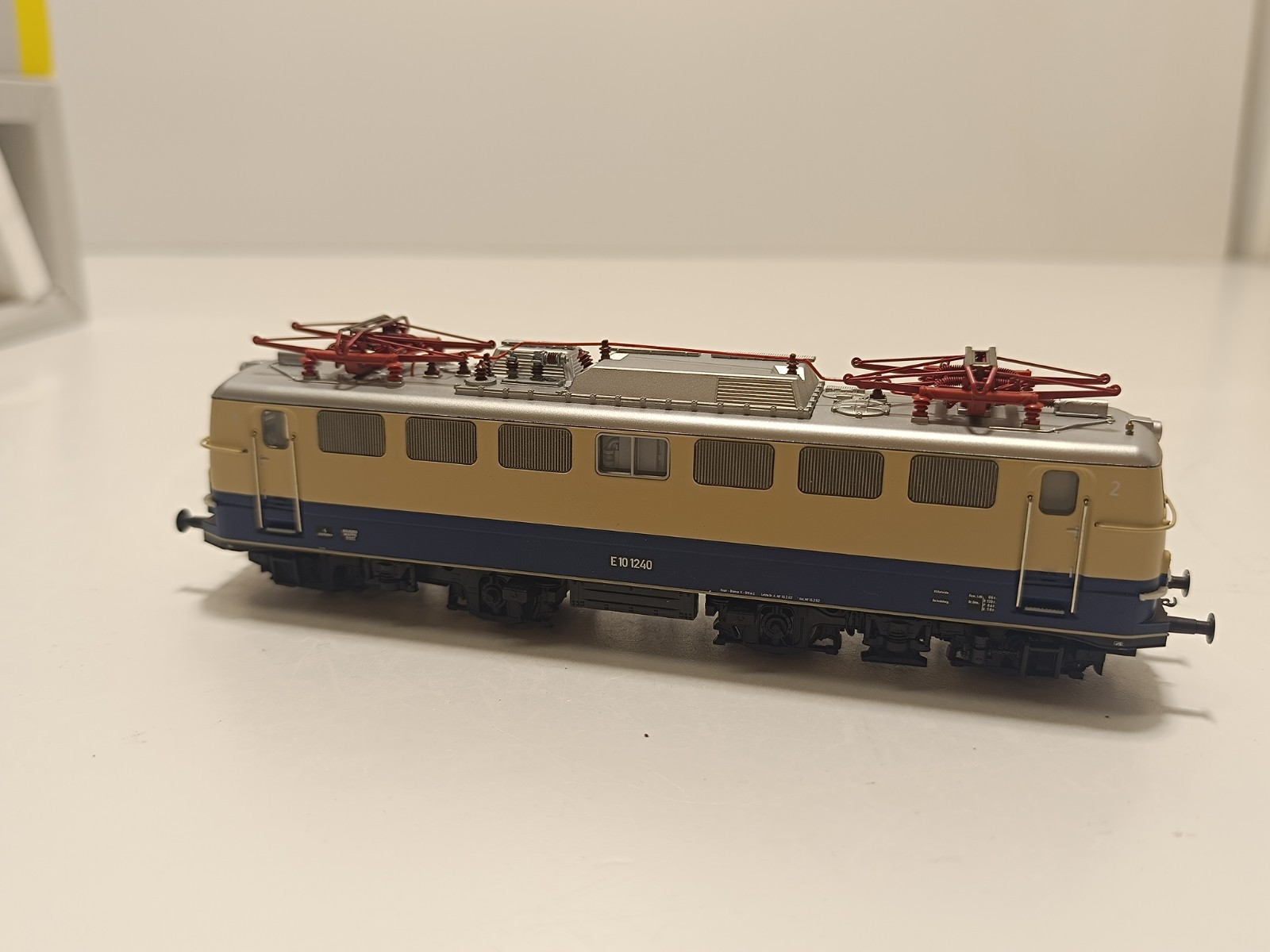 Trix 22266 Electric Locomotive E10 1240 Rheingold DB Function Tested