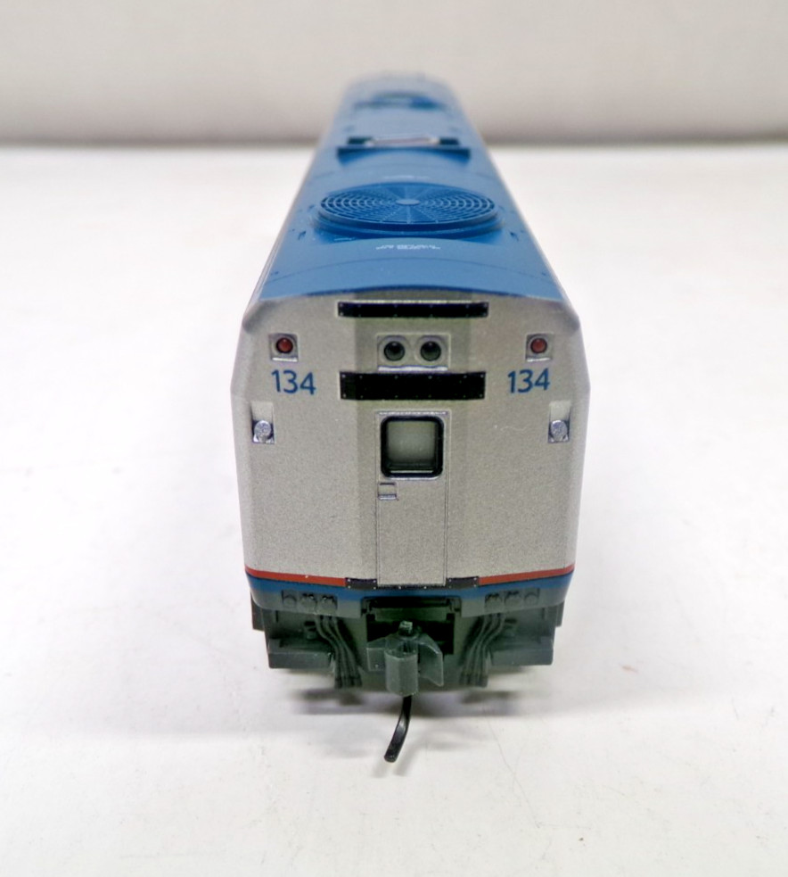 N scale Kato Amtrak P42 diesel engine in OB (lot N49)