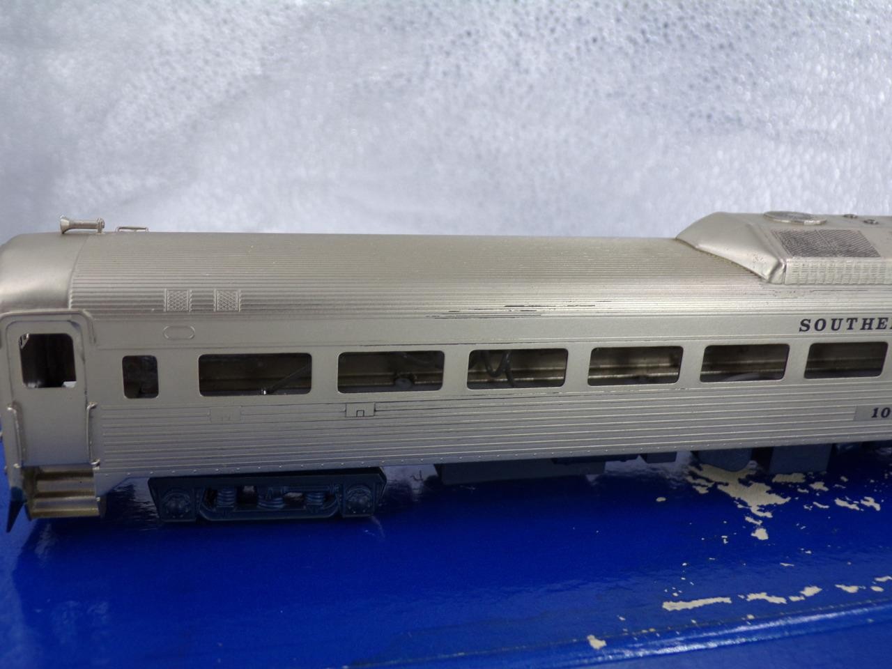Boxed NJ Custom RDC3 Southern Pacific locomotive HO gauge F53