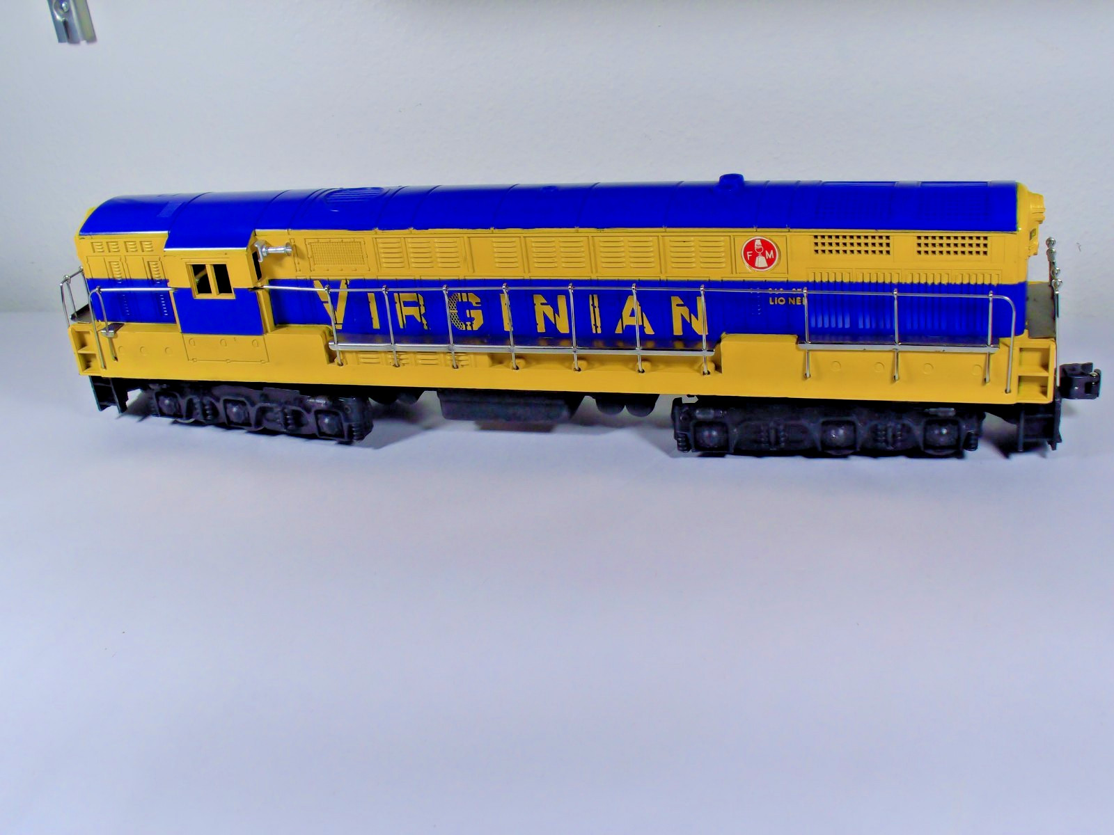 Vintage Original Lionel Postwar 2331 FM Virginian Diesel HIGH CONDITION