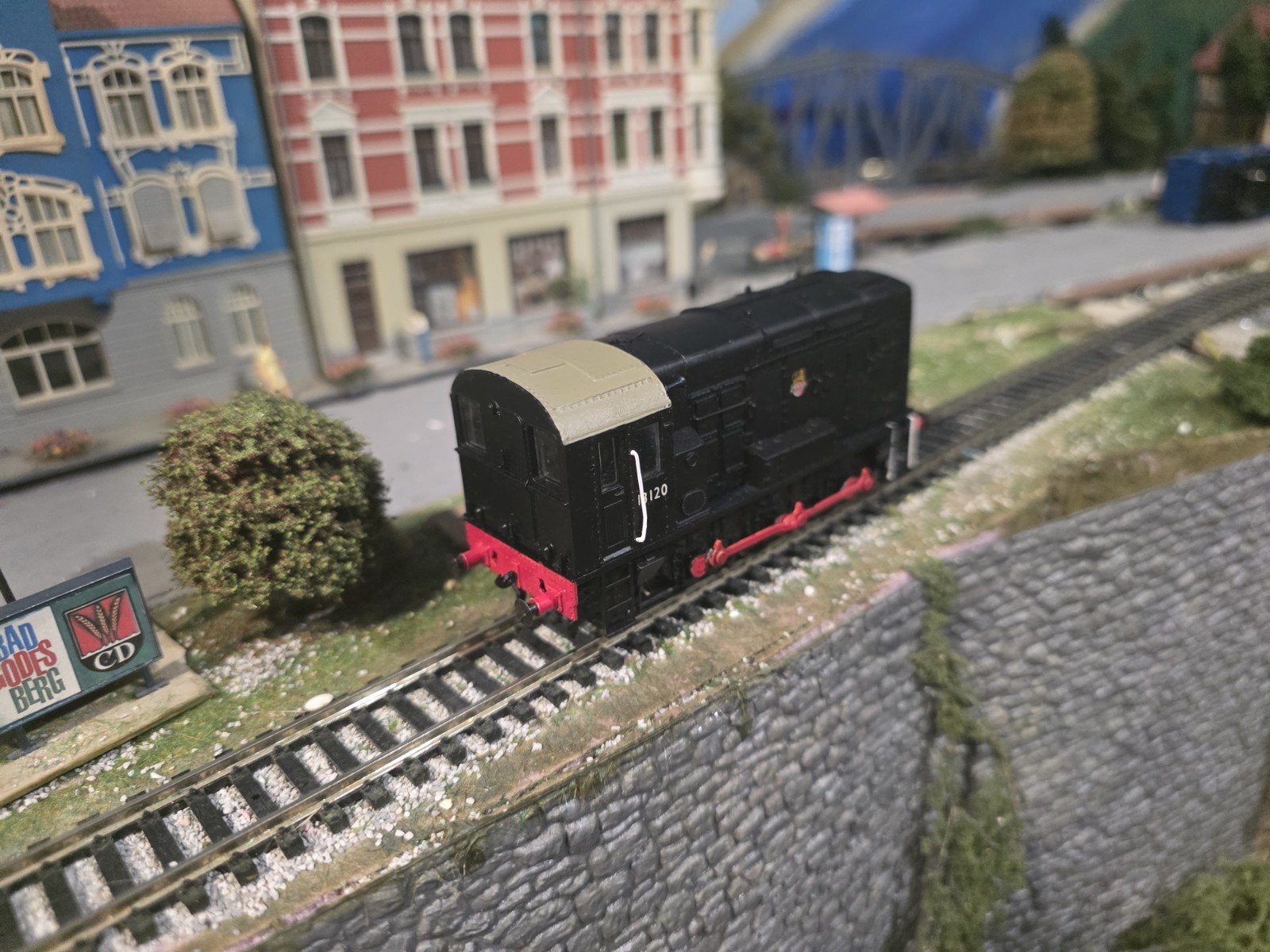 Bachmann Branchline BR Class 08 Shunter Locomotive OO Scale DC