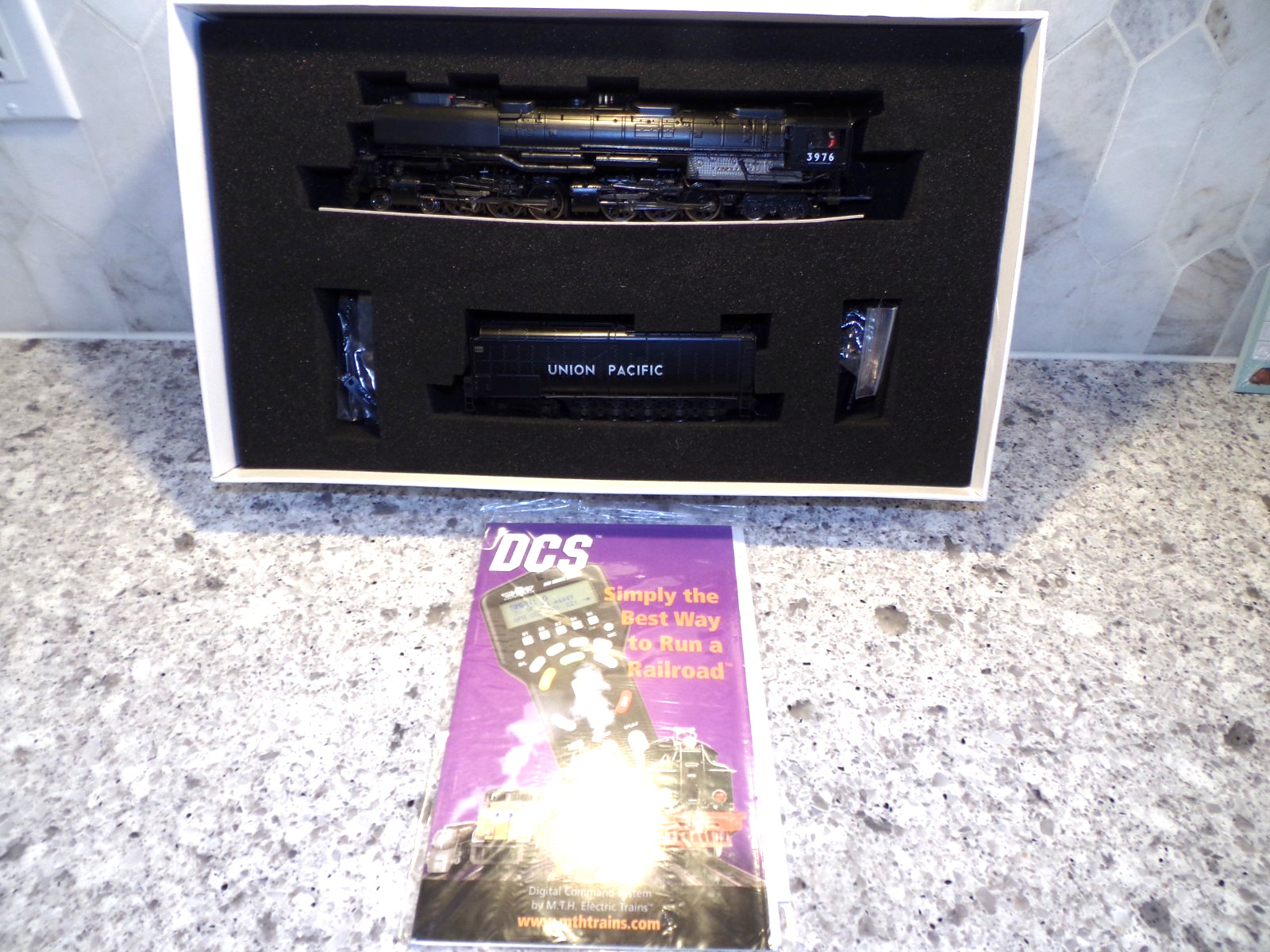 MTH 80-3203-1 UNION PACIFIC 4-6-6-4 CHALLENGER #3976 P-S 3.0 HO Scale