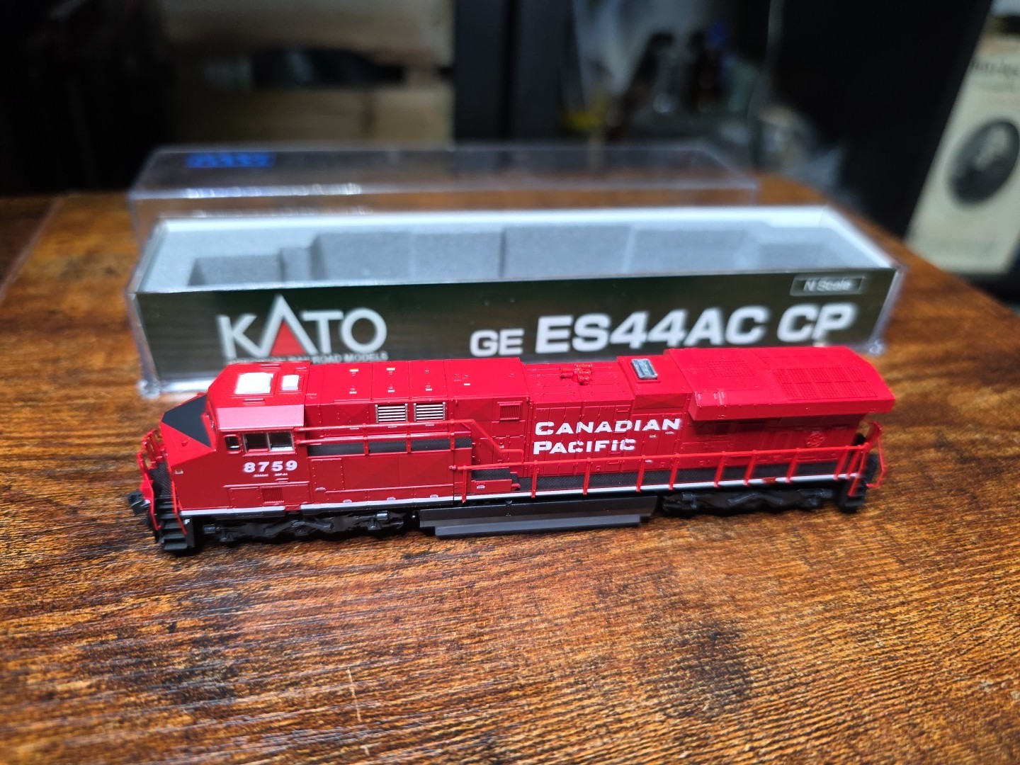 KATO Canadian Pacific – GE ES44AC CP #8706 CP #8759 – NEW