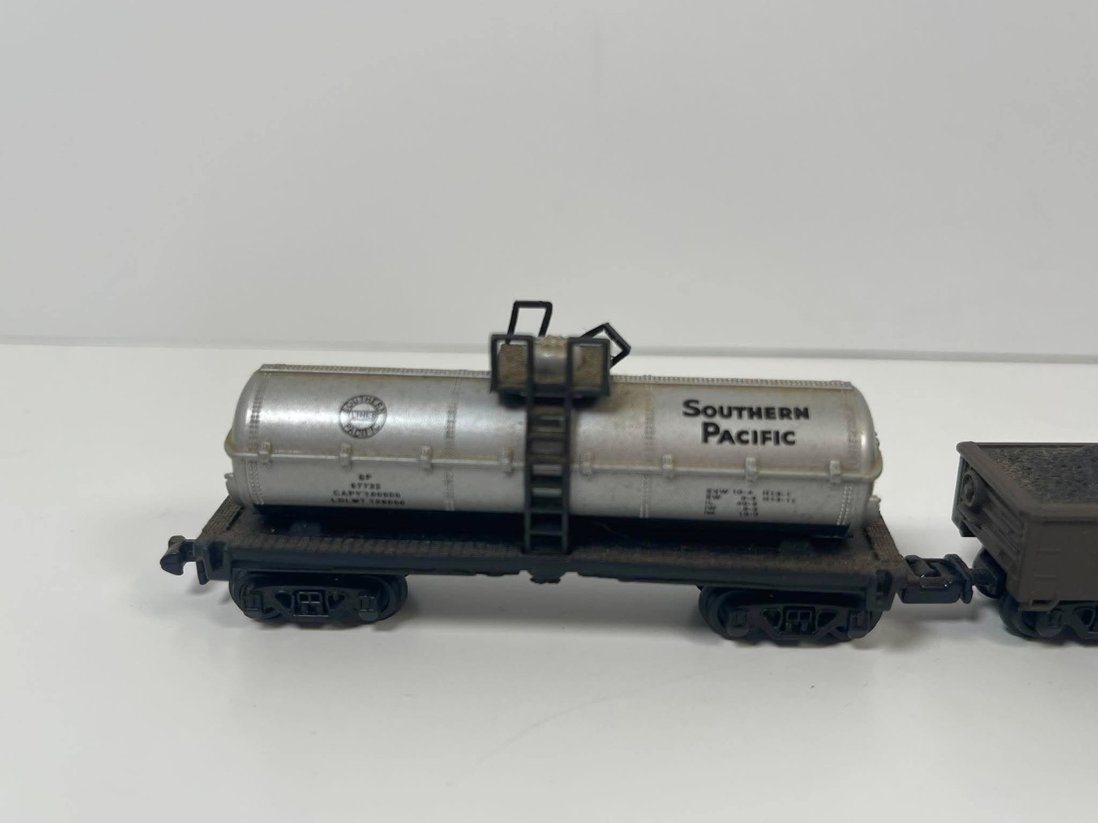 Southern Pacific Dummy Model Locomotive #9725, Tanker #419, & Coal Cart #422