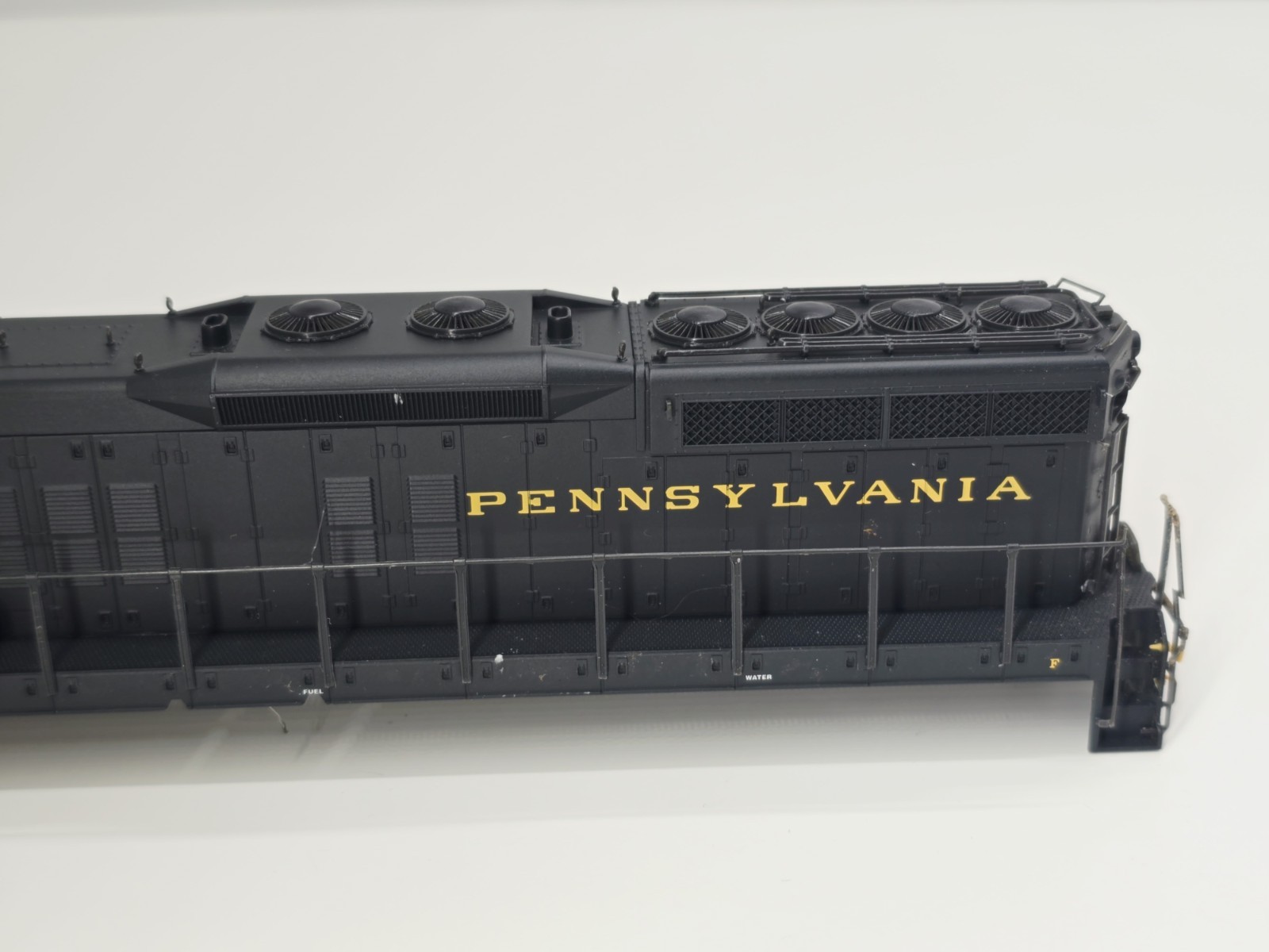 Proto 2000 – HO – Pennsylvania SD9 Locomotive #7603 – Shell Only