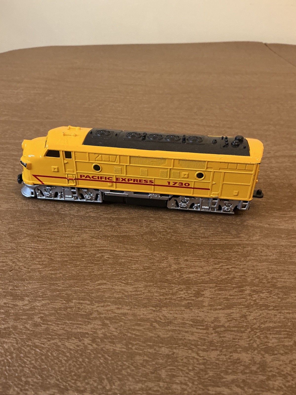 PACIFIC EXPRESS 1730 Pull Back TRAIN Locomotive Engine TOYSMITH