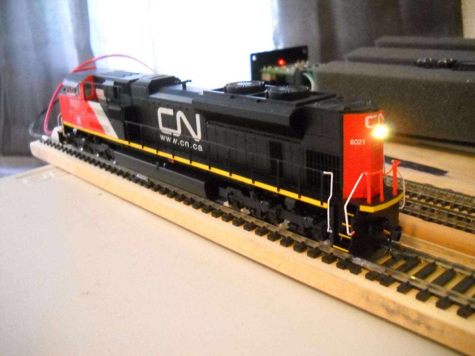 HO-Scale Walthers SD70ACe Engine CN #8021 Factory-Installed DCC/Sound