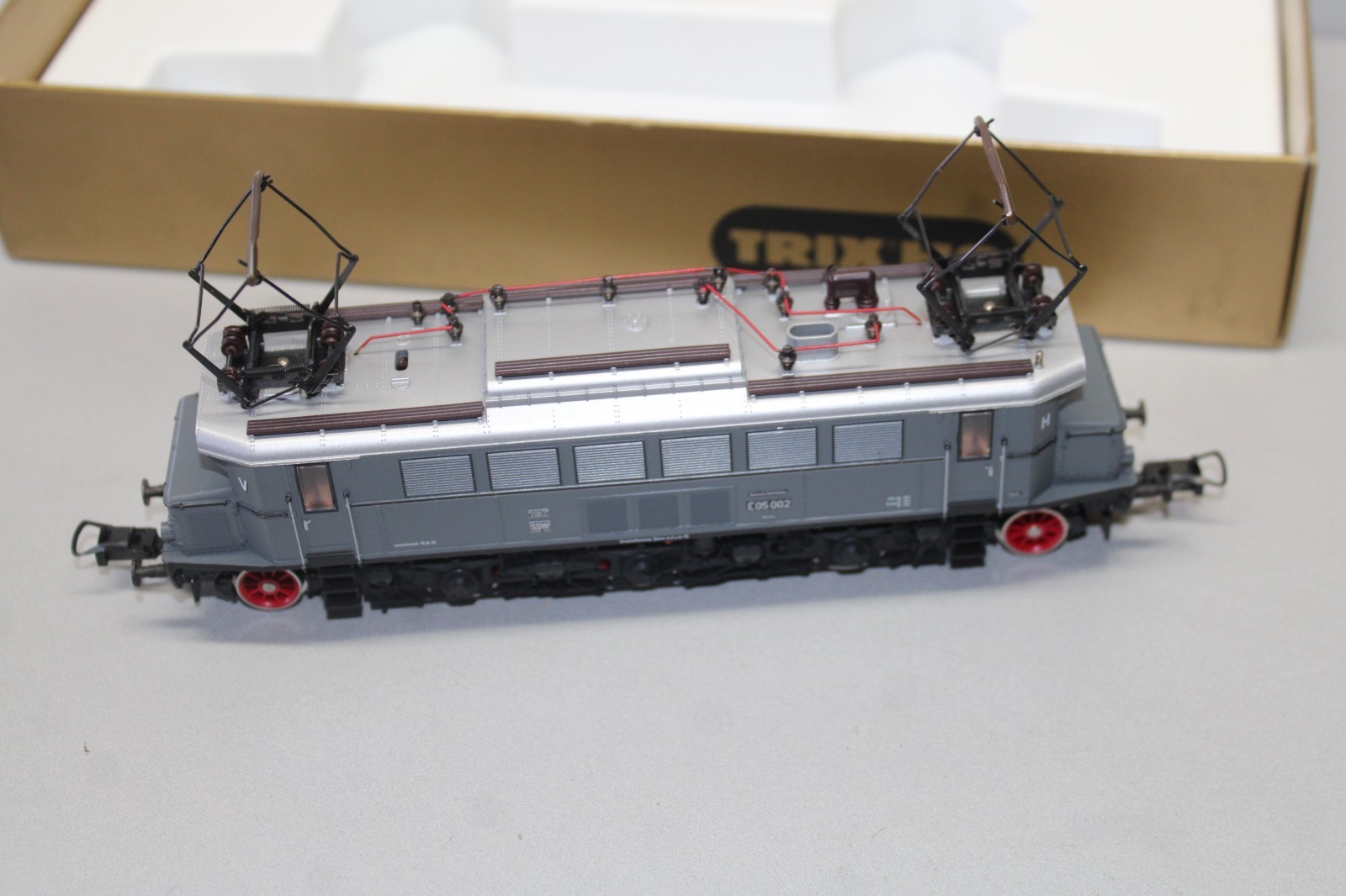 Trix 2439 Electric Locomotive Series E05 002 DRG Spur H0 Original Packaging