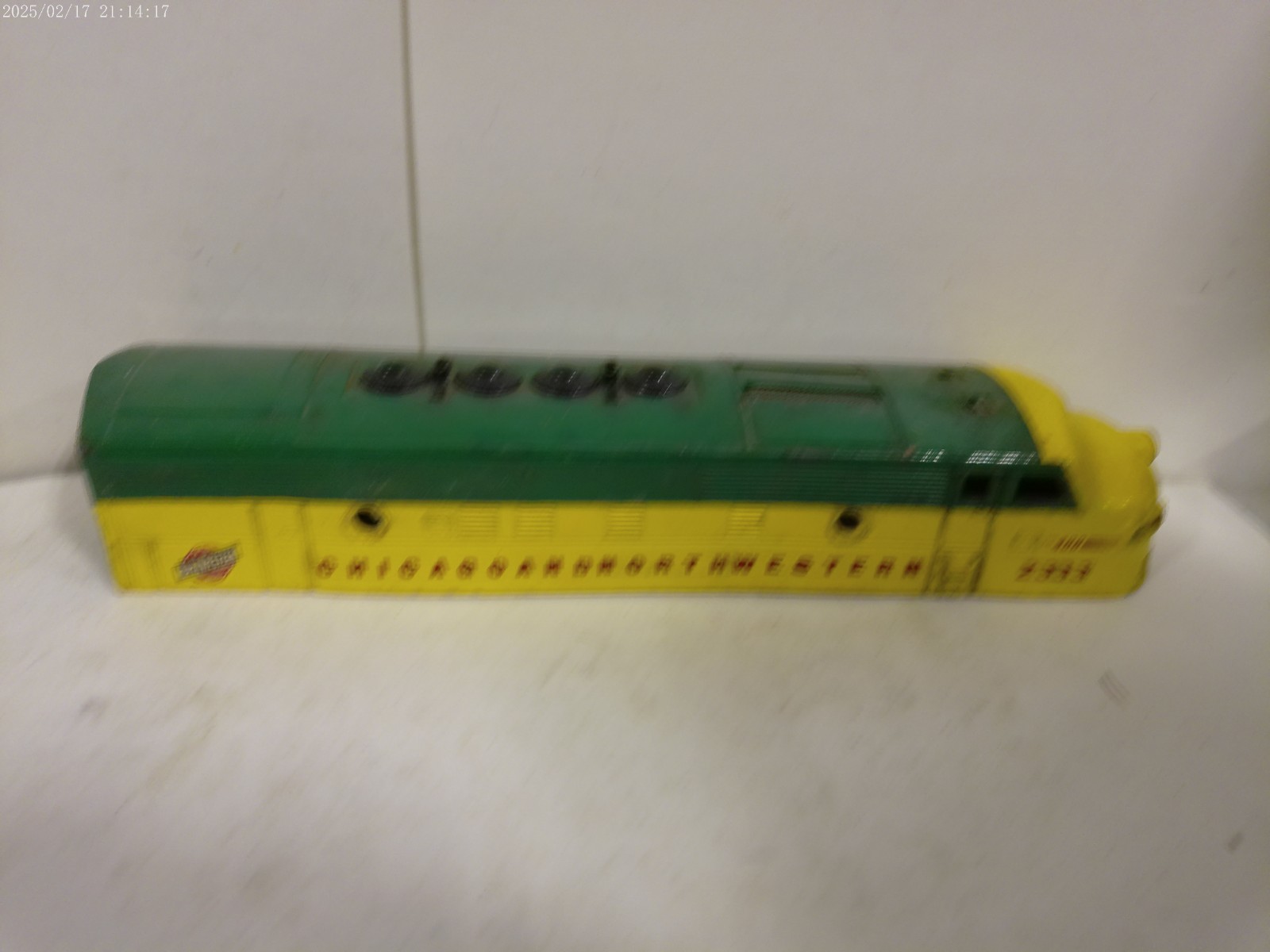 CUSTOM PAINTED LIONEL F3 DIESEL SHELL W/SCREENED VENT FOR REPAINT OR RESTORATION