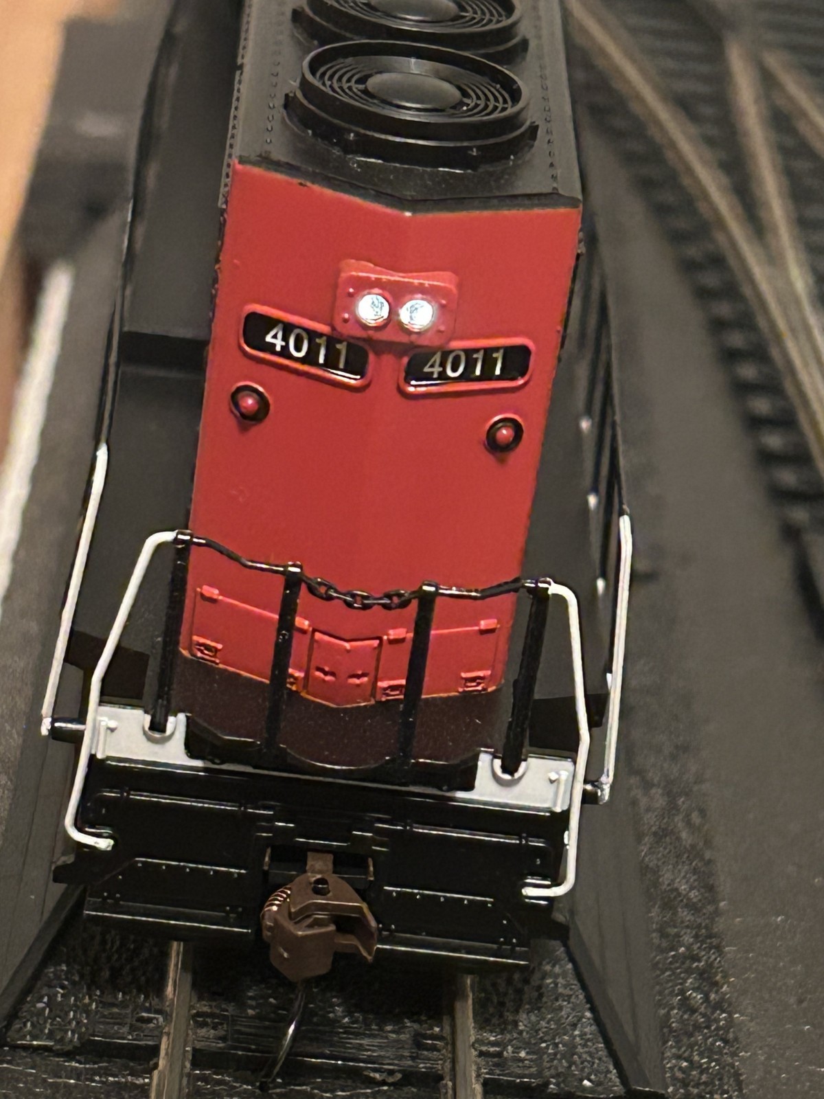 Bachmann HO Scale 60315 EMD GP40 Canadian National CN #4011 DCC On Board – NIB