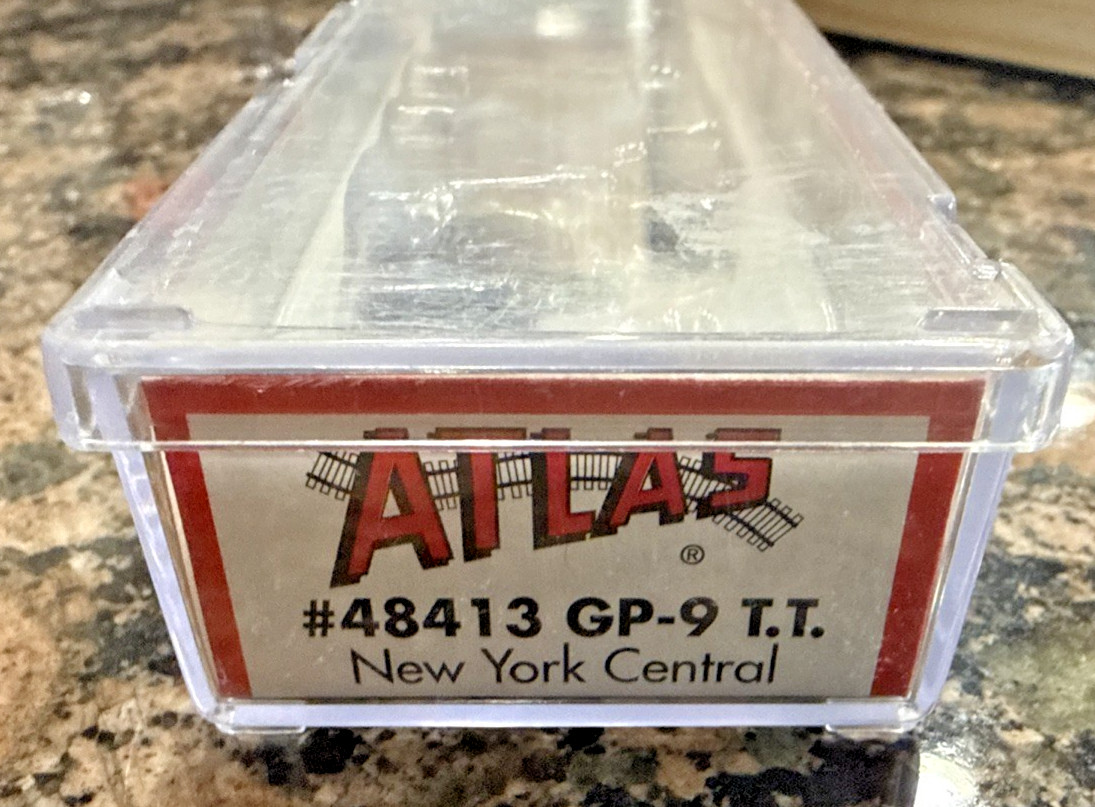 Atlas N Scale Locomotive #48413 GP-9 TT NYC New York Central #5946 NY