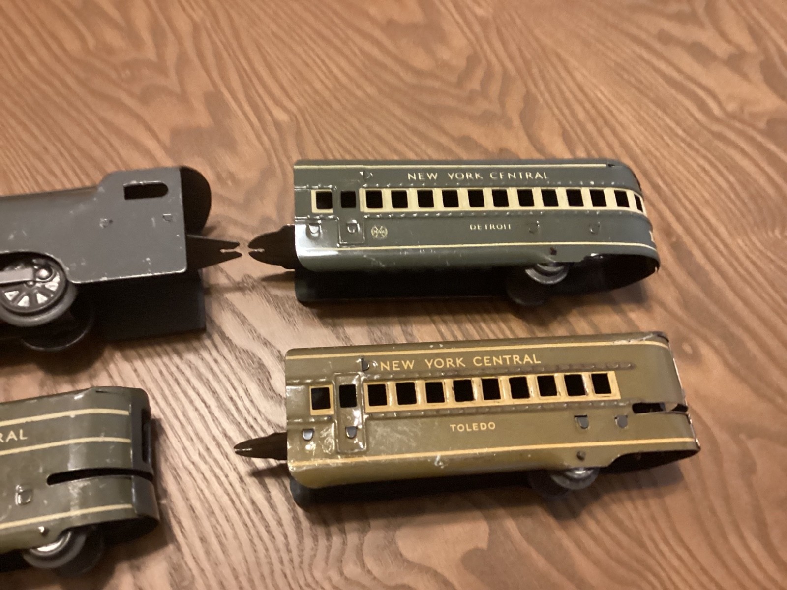 Nice Prewar Grey Wind-Up Mercury Articulated Passenger Set from 1940s